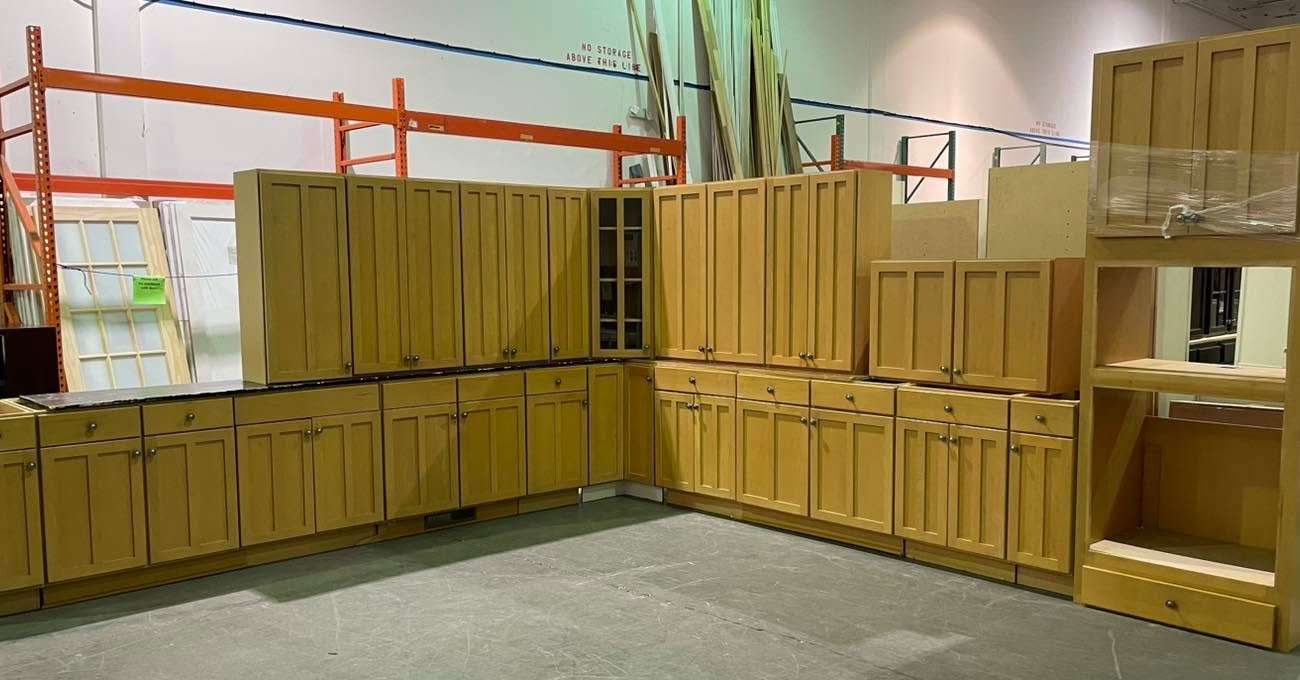 Kitchen cabinet set $3200 - about 25&rsquo; of base cabinets.