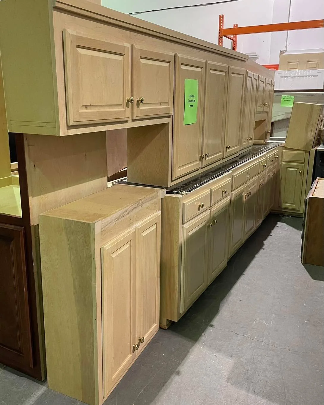 Kitchen cabinet set $700 - link with sizes in comments