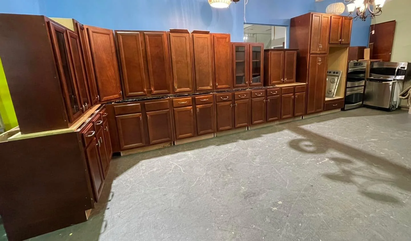 Kitchen cabinet set $2800 - about 25&rsquo; of base cabinets, includes cooktop, double oven, microwave and dishwasher at no additional charge.
