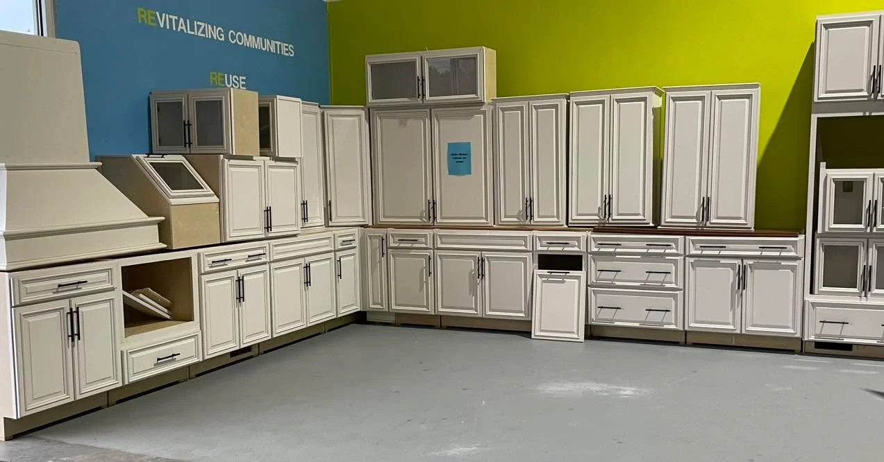 White cabinet set $4000 - about 27&rsquo; of base cabinets, 42&rdquo; tall uppers, plywood boxes, soft close hardware, not sold separately