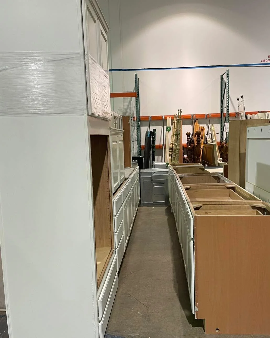 Kitchen cabinet set $1650 - about 24&rsquo; of base cabinets