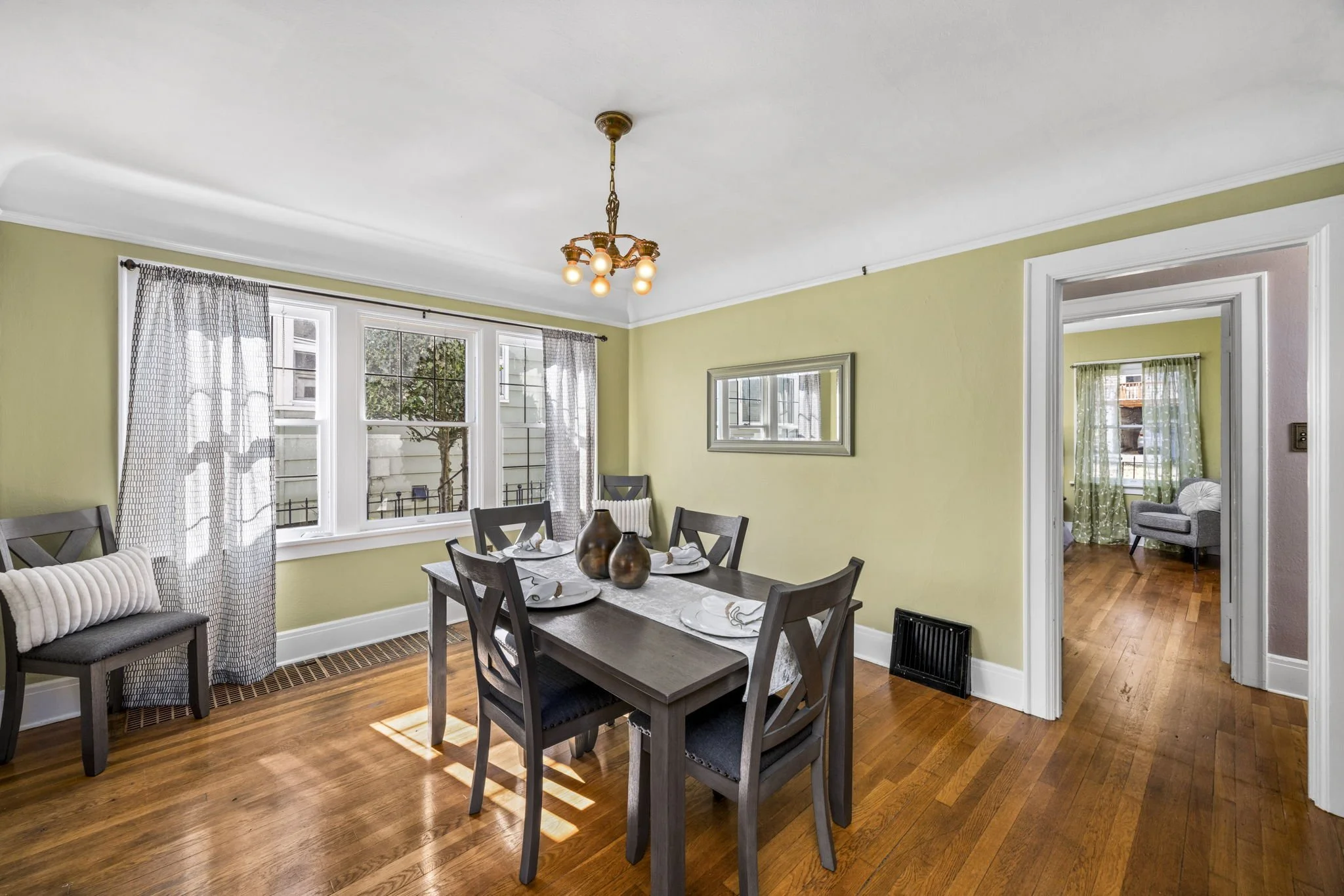 15-web-or-mls-1216-burwell-st.jpg