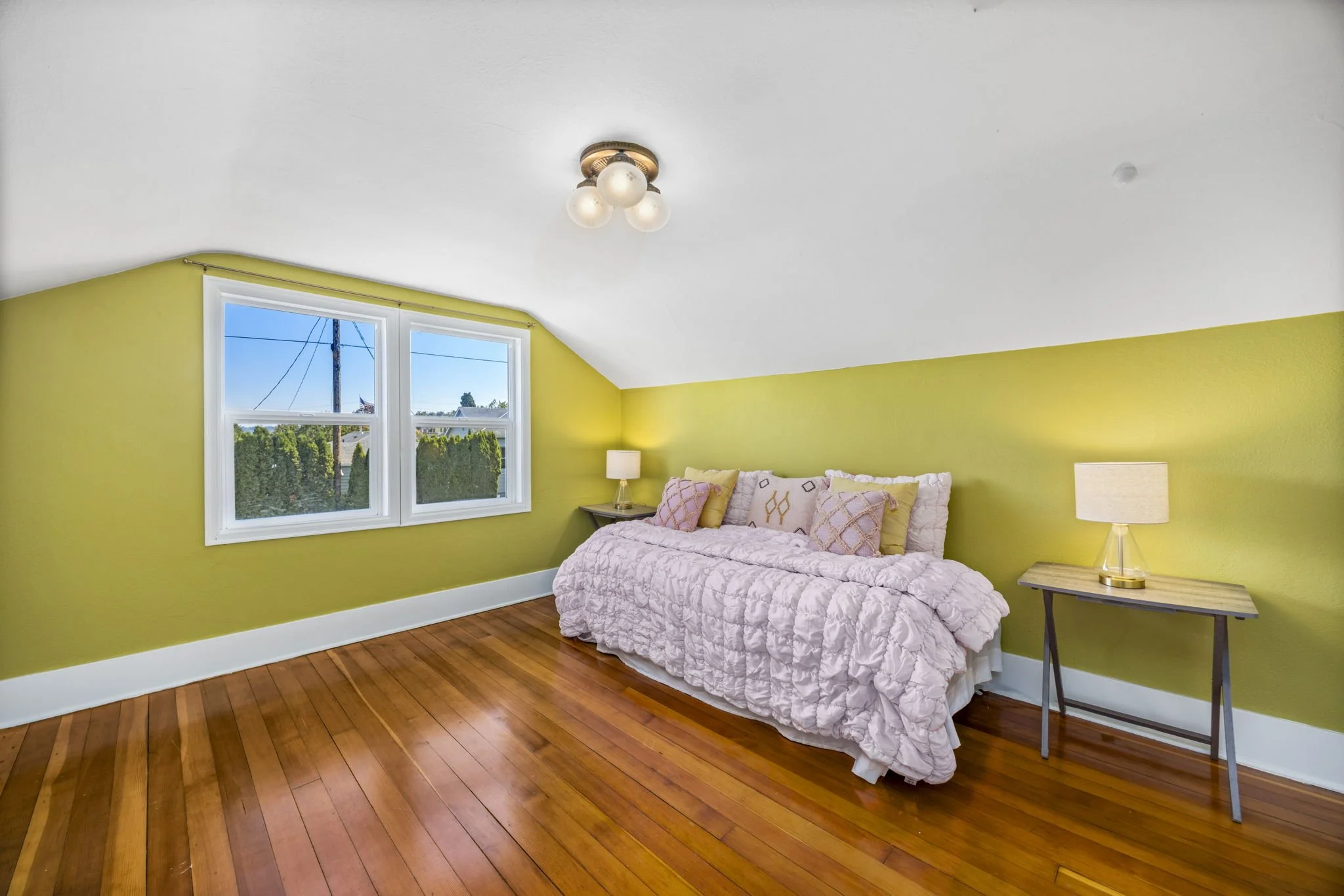 23-web-or-mls-1216-burwell-st.jpg