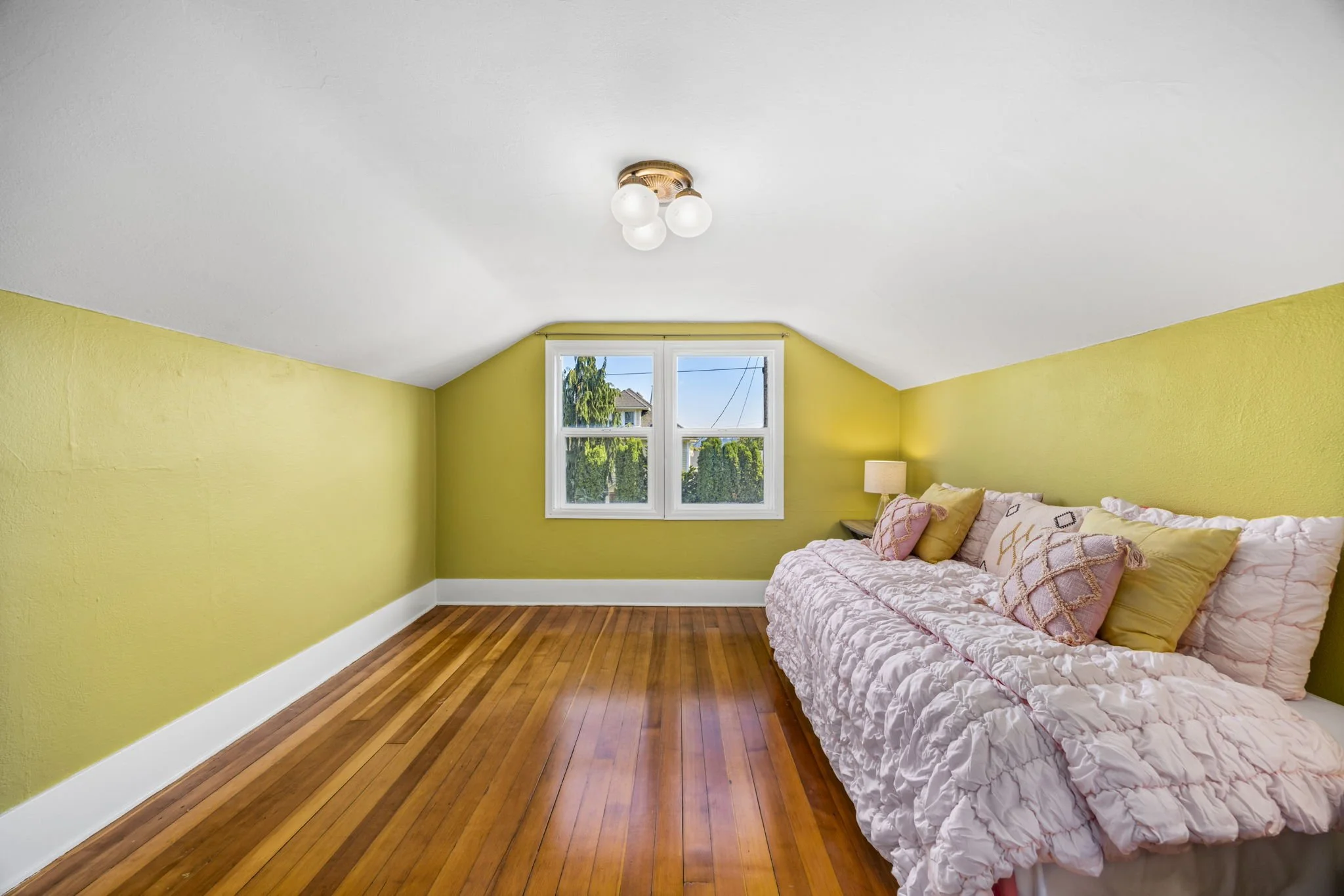 24-web-or-mls-1216-burwell-st.jpg