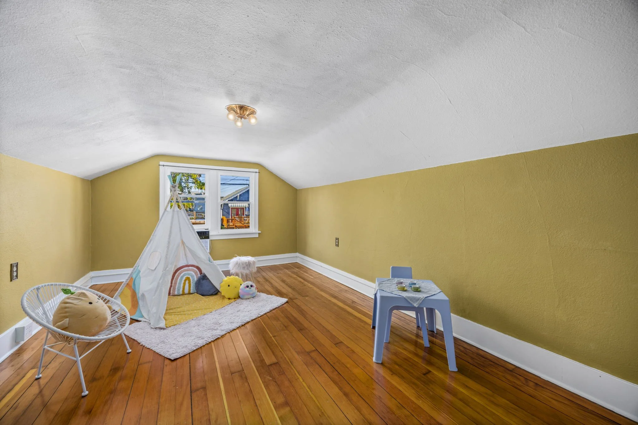 25-web-or-mls-1216-burwell-st.jpg