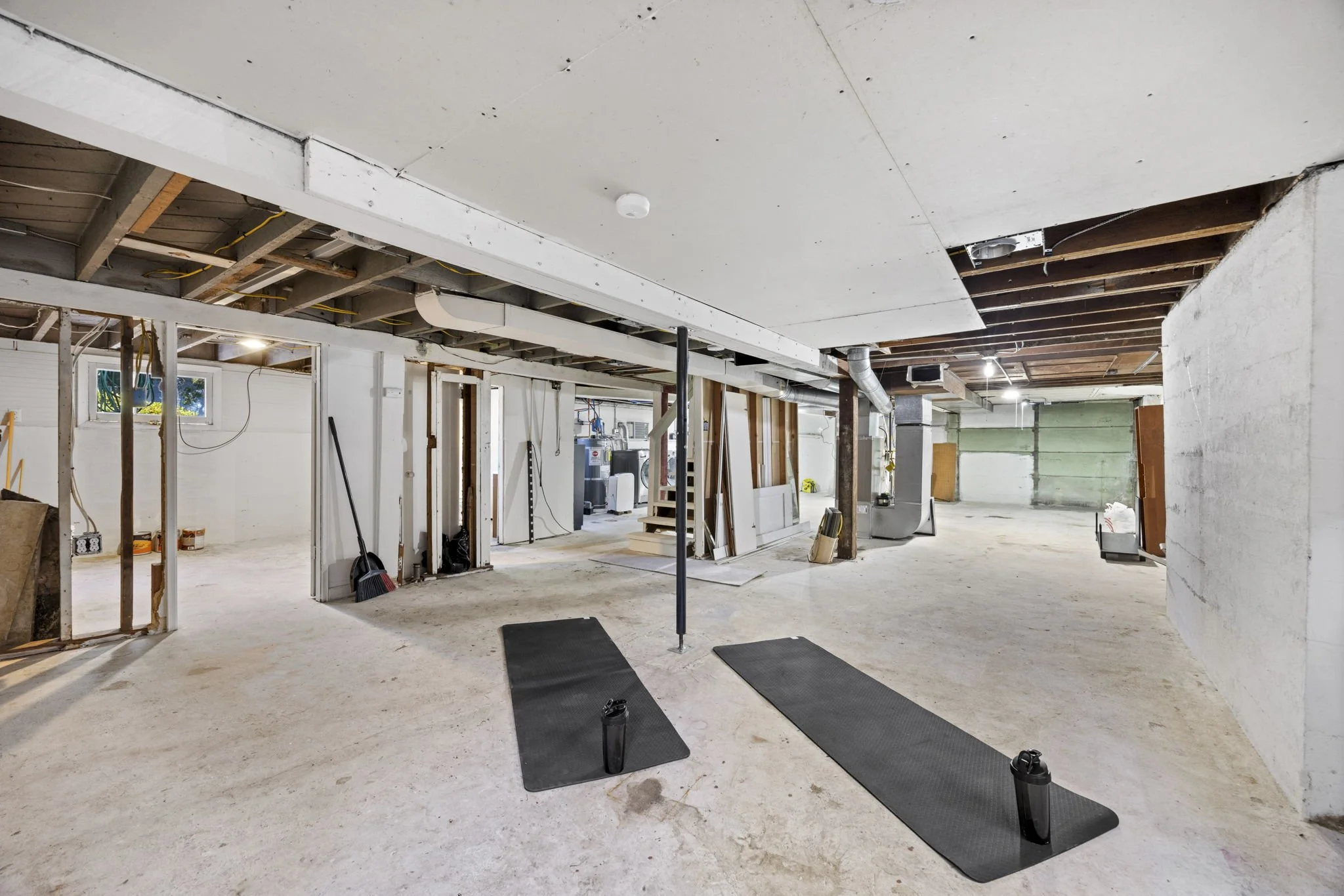 28-web-or-mls-1216-burwell-st.jpg