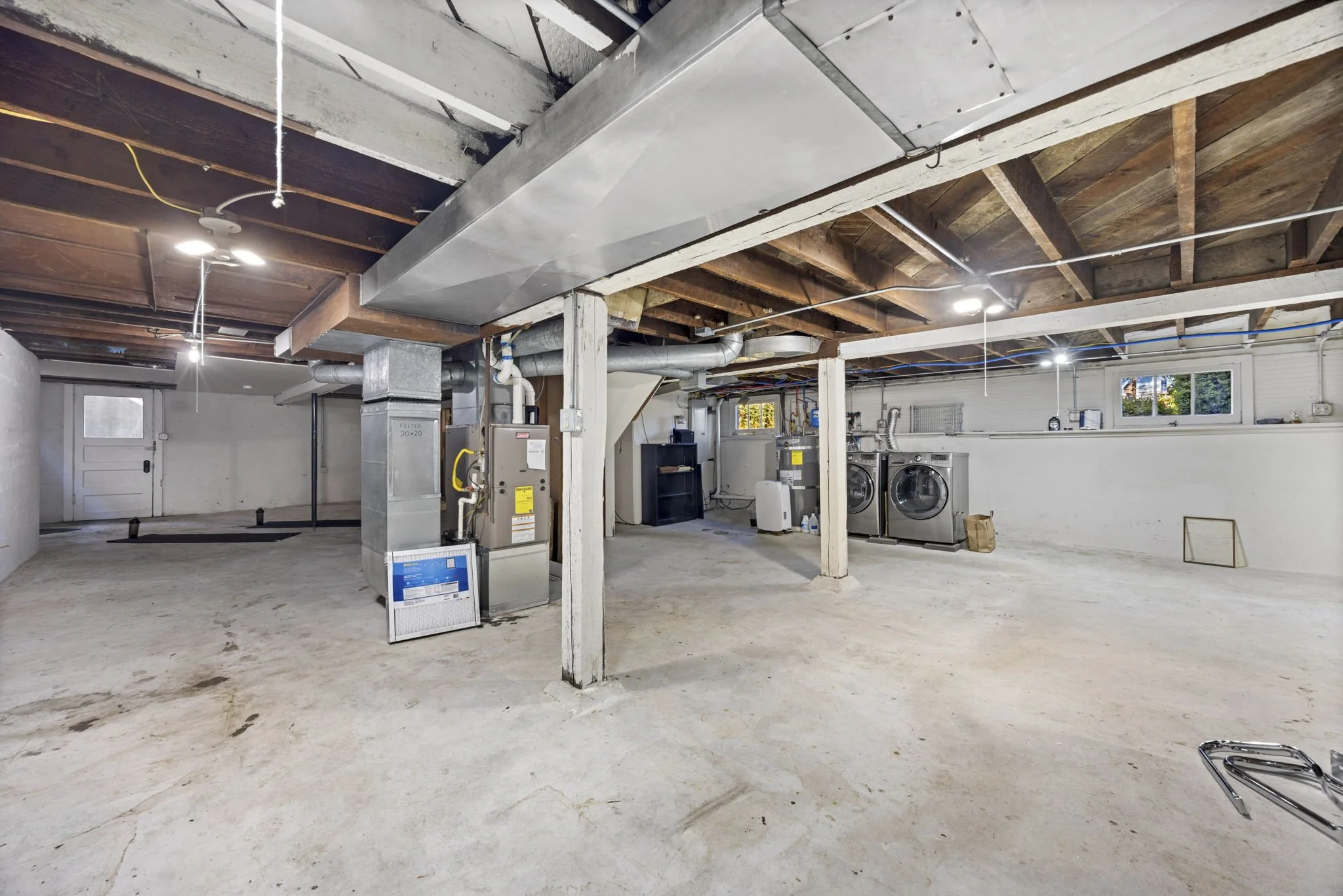 29-web-or-mls-1216-burwell-st.jpg