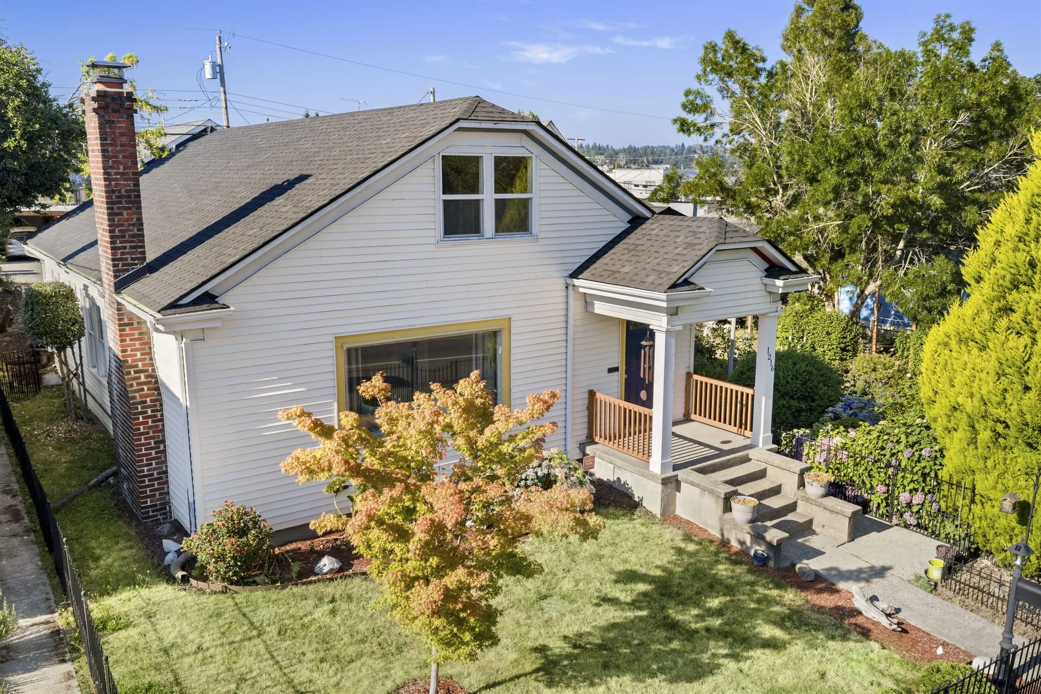 35-web-or-mls-1216-burwell-st.jpg