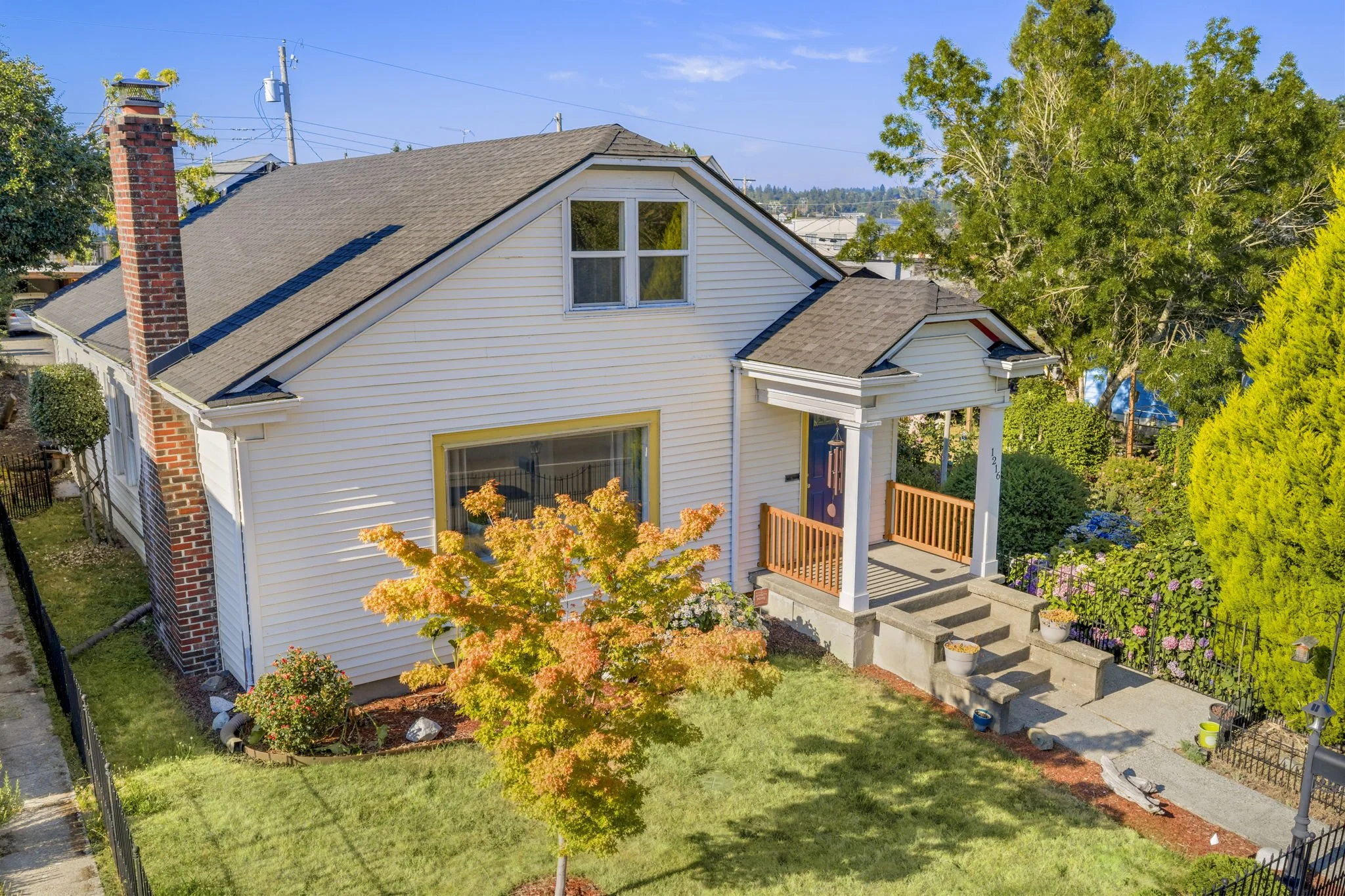 36-web-or-mls-1216-burwell-st.jpg
