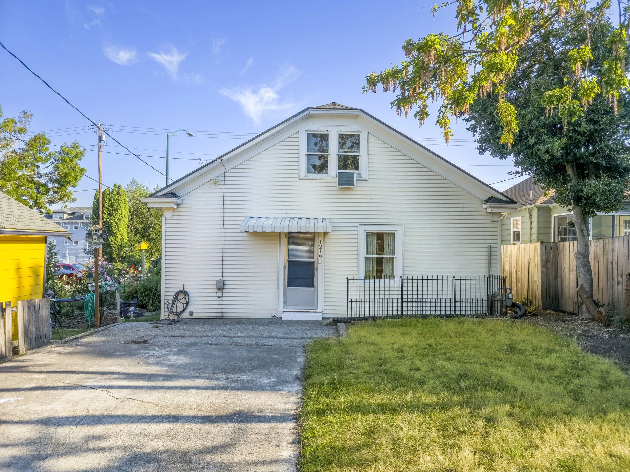 41-web-or-mls-1216-burwell-st.jpg