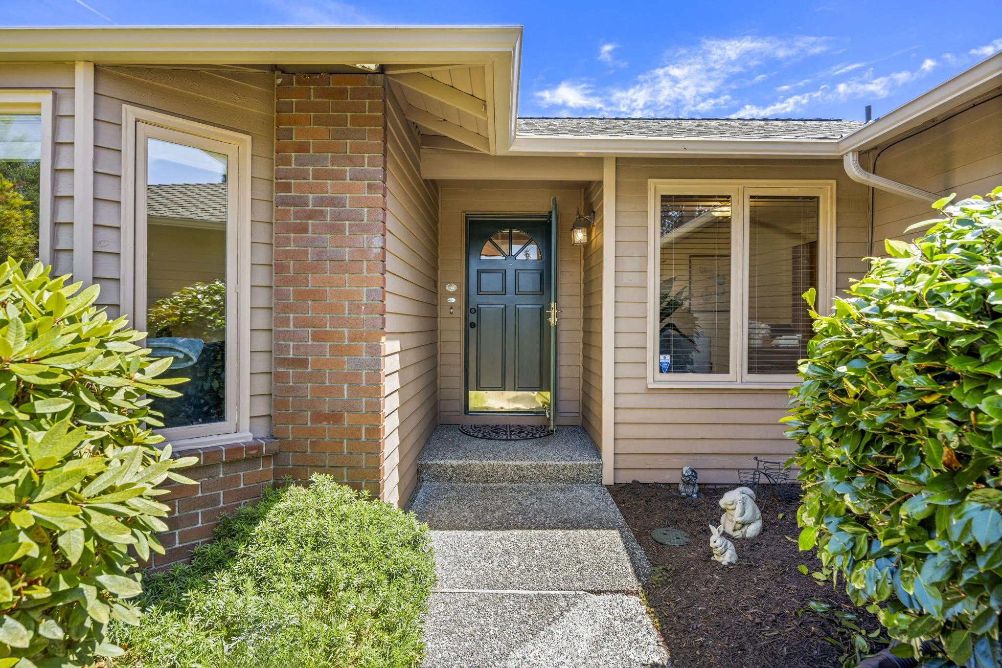 4-web-or-mls-12505-45th-ave-se.jpg