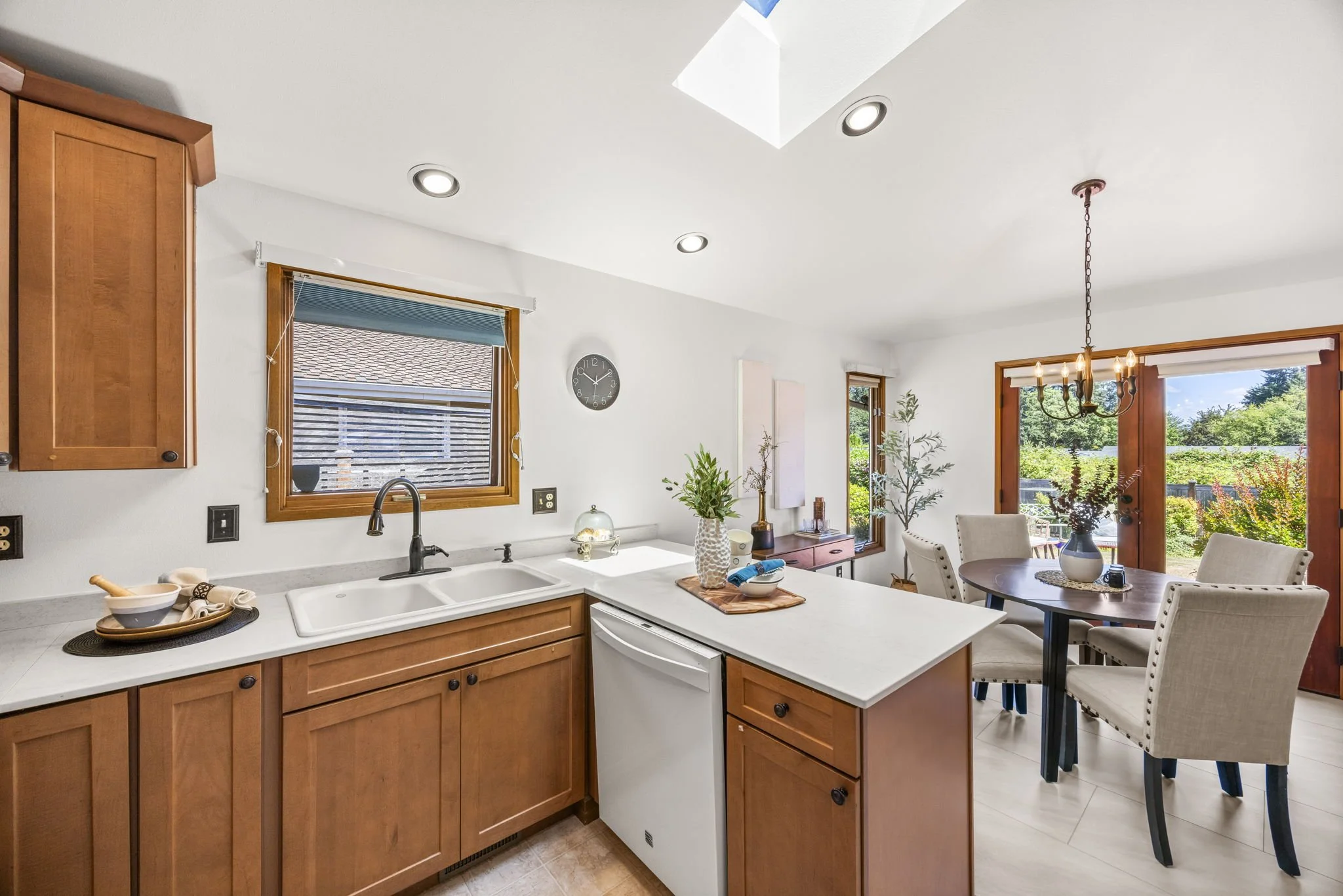 16-web-or-mls-12505-45th-ave-se.jpg