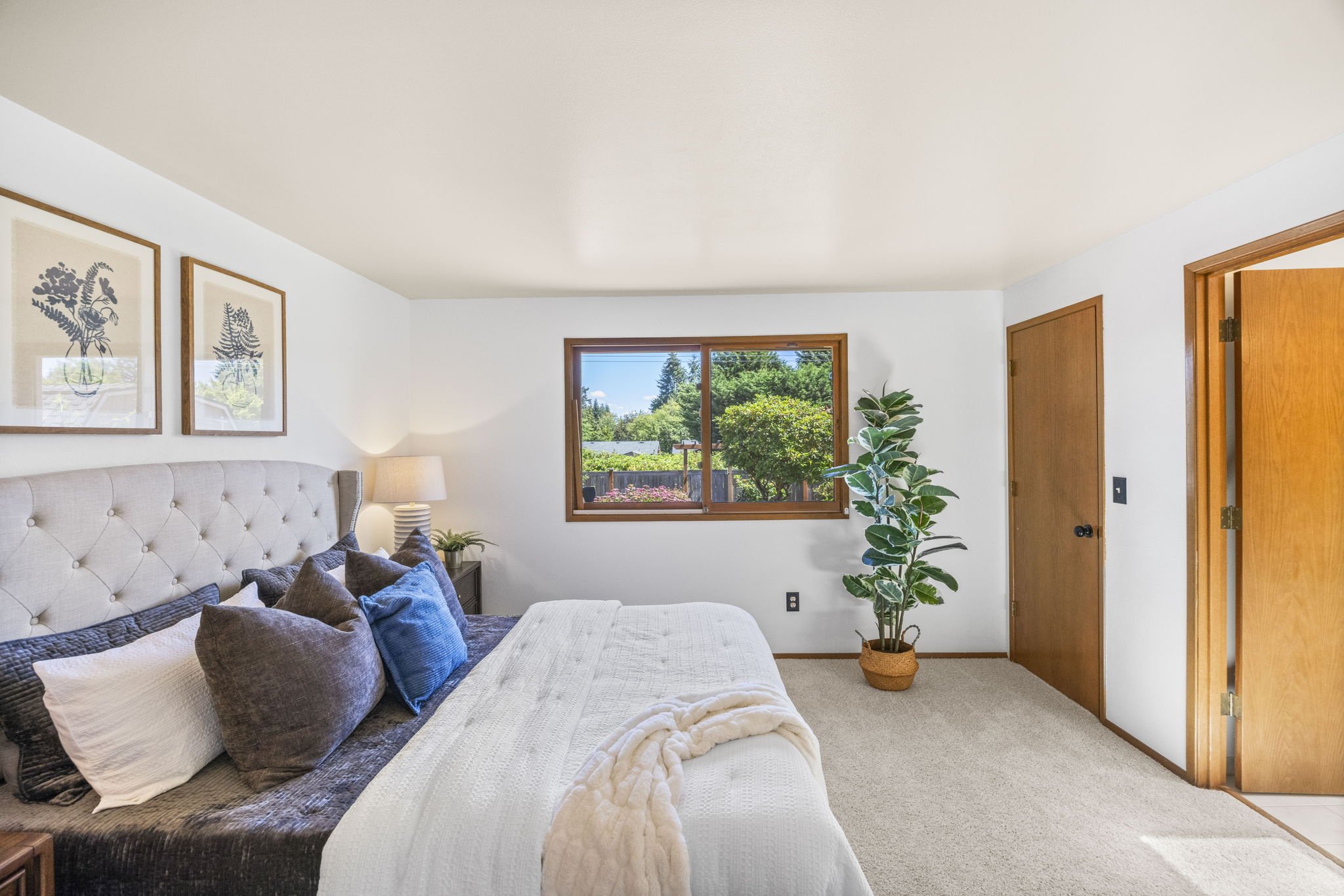 21-web-or-mls-12505-45th-ave-se.jpg