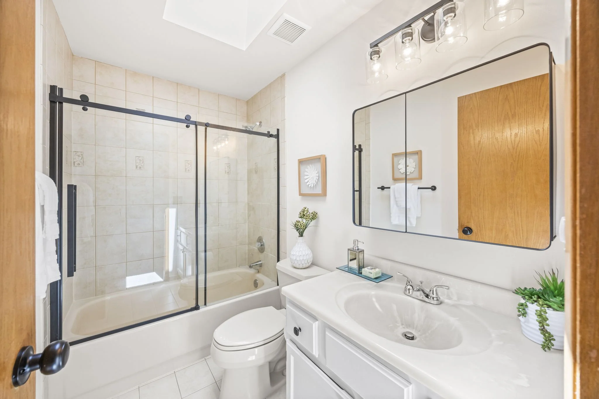23-web-or-mls-12505-45th-ave-se.jpg