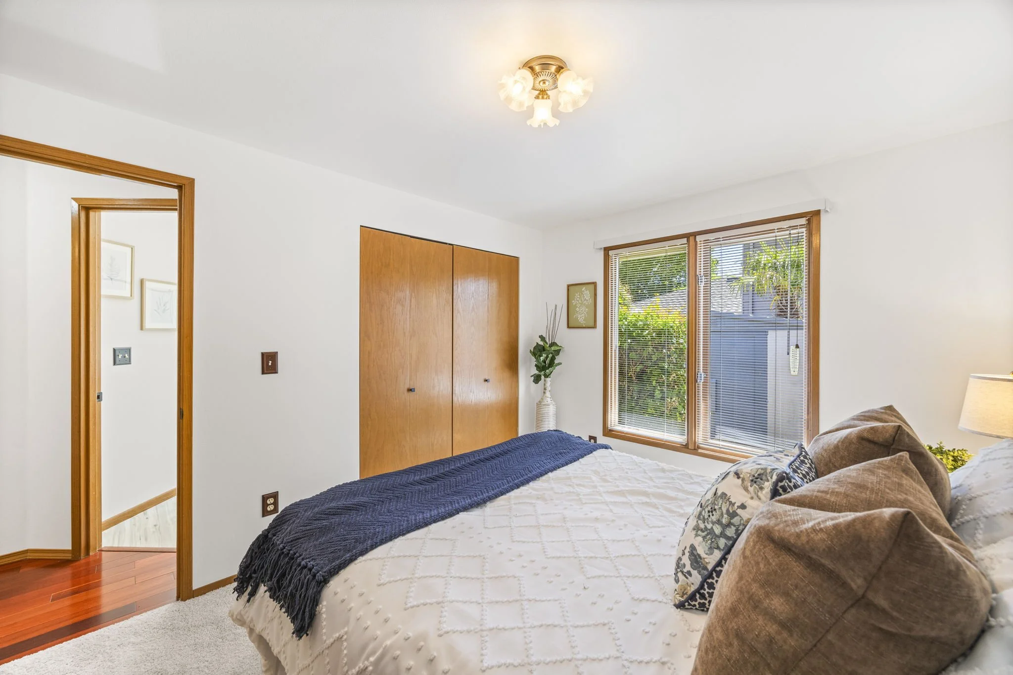 28-web-or-mls-12505-45th-ave-se.jpg