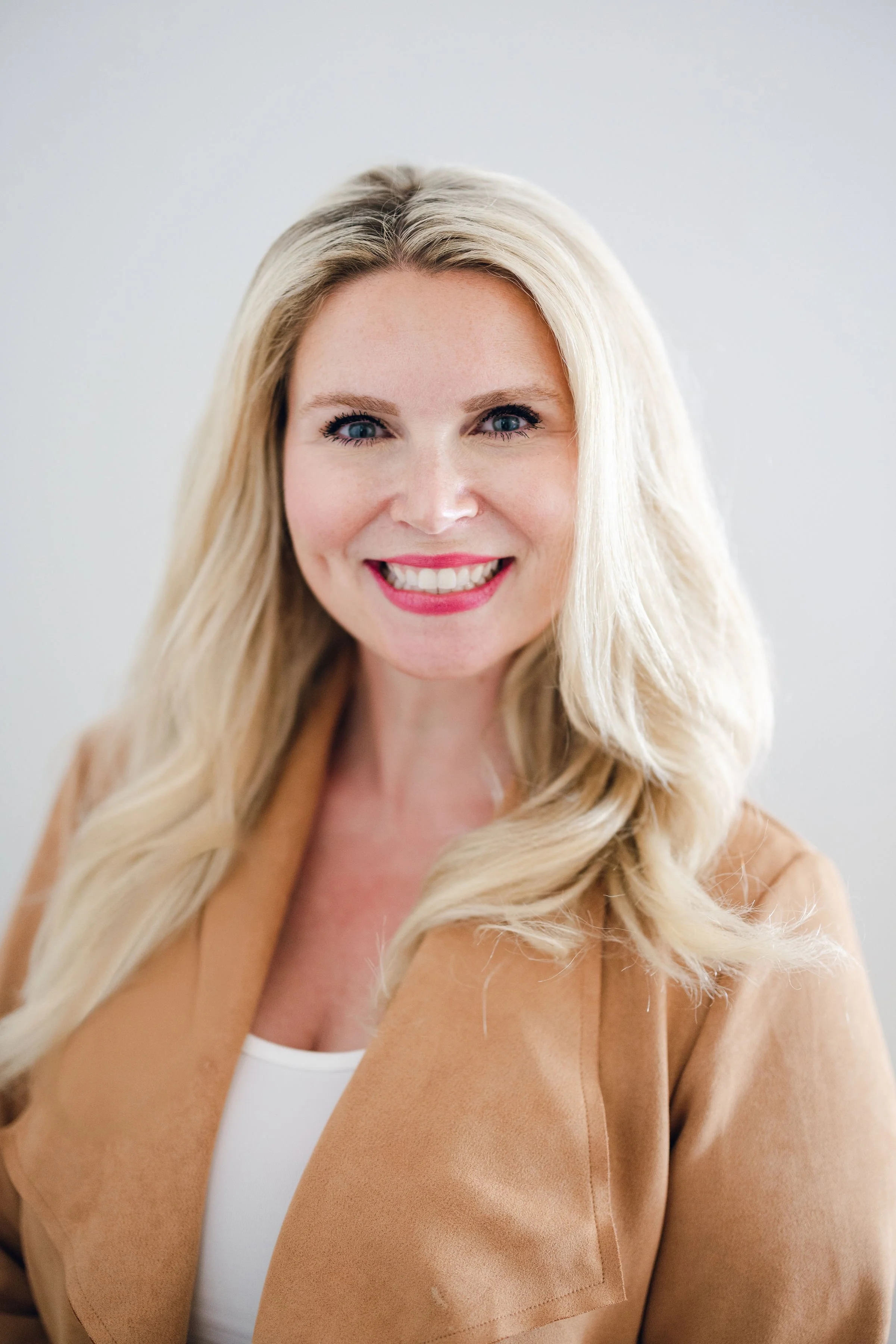 EmmaHeadShot-19.jpg