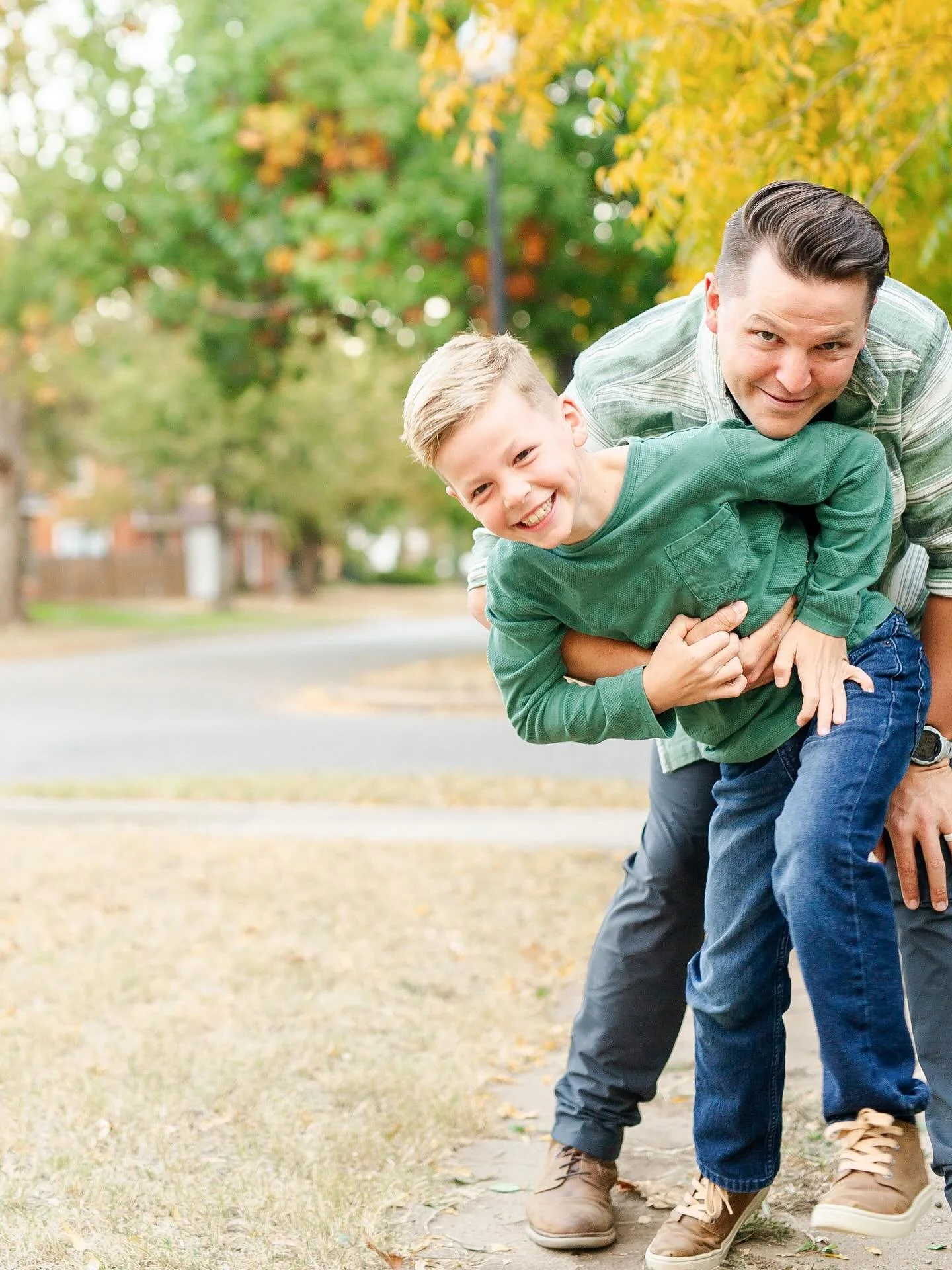 Fall session booking is among us! During your session, I&rsquo;ll be right there encouraging the play and rolling with whatever energy your kids bring. My job is to keep things lighthearted, engaging, and fun so natural smiles come easily. Your job? 