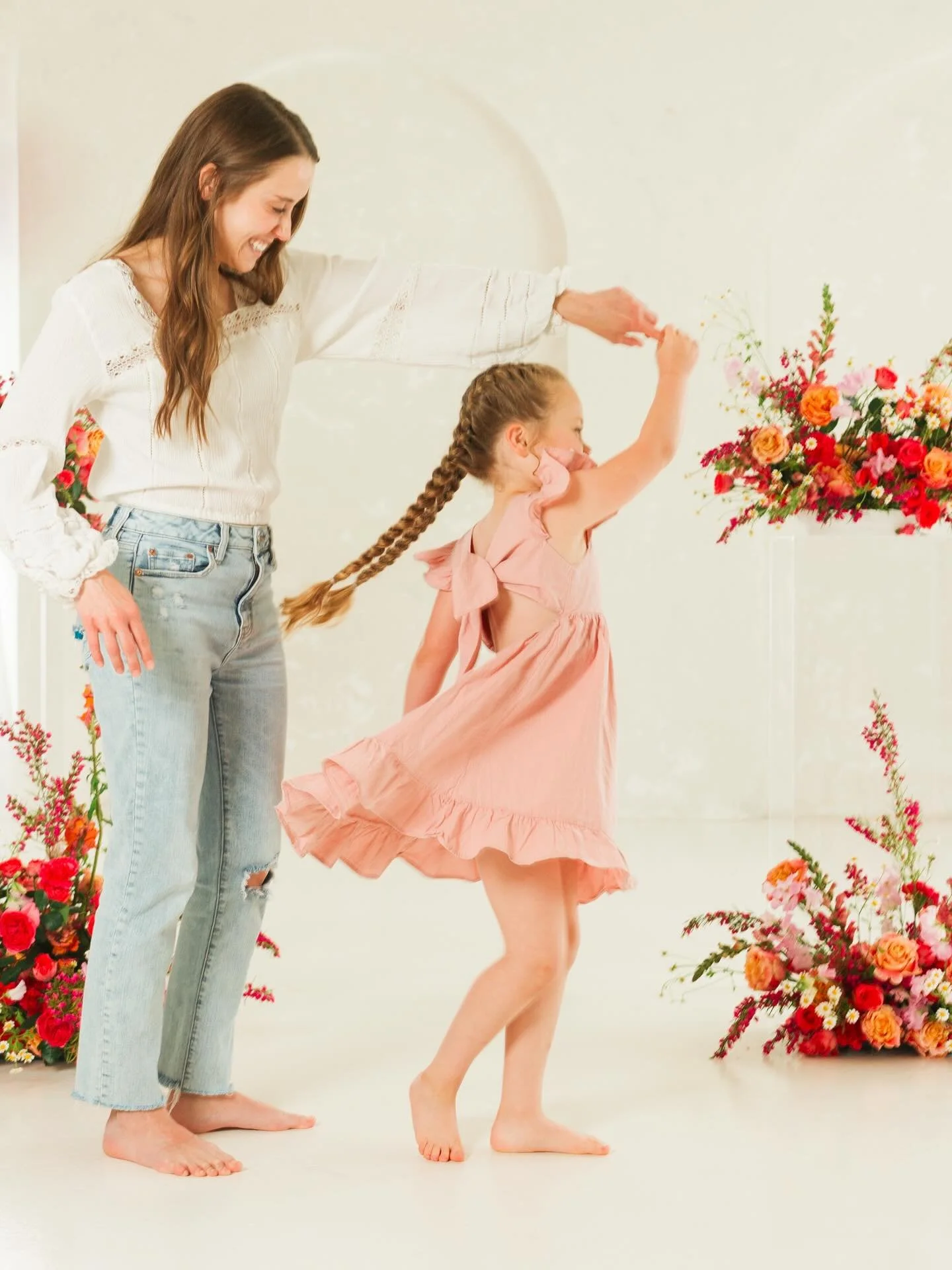 Psttt&hellip; now&rsquo;s the time to start planning a special Mother&rsquo;s Day gift. Play the safe bet and get mom what she really wants. Memories with her kids. Where she&rsquo;s in front of the camera finally. Where she feels beautiful and loved