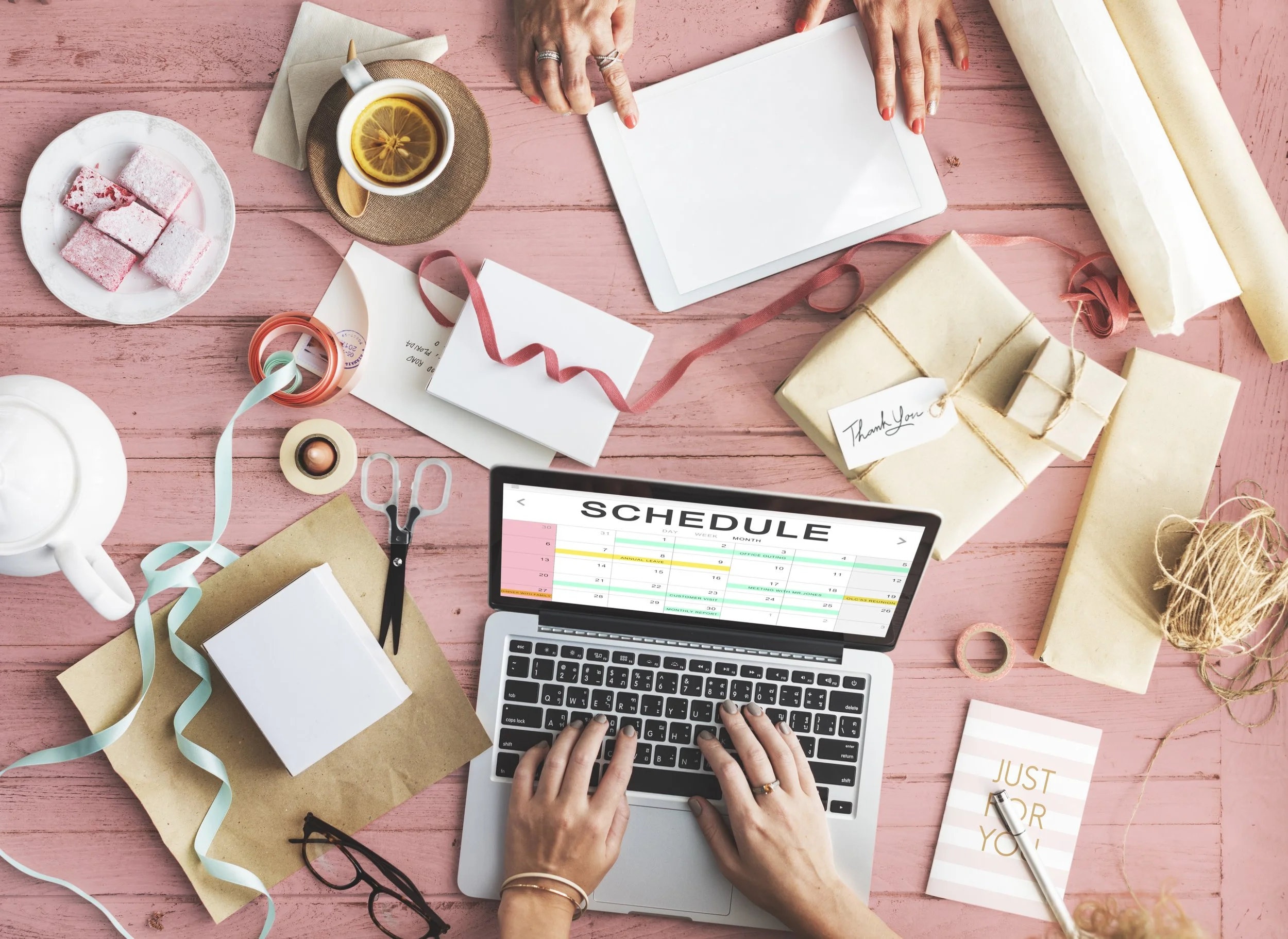 How to Balance Content Creation and Personal Life: A Guide for Influencers