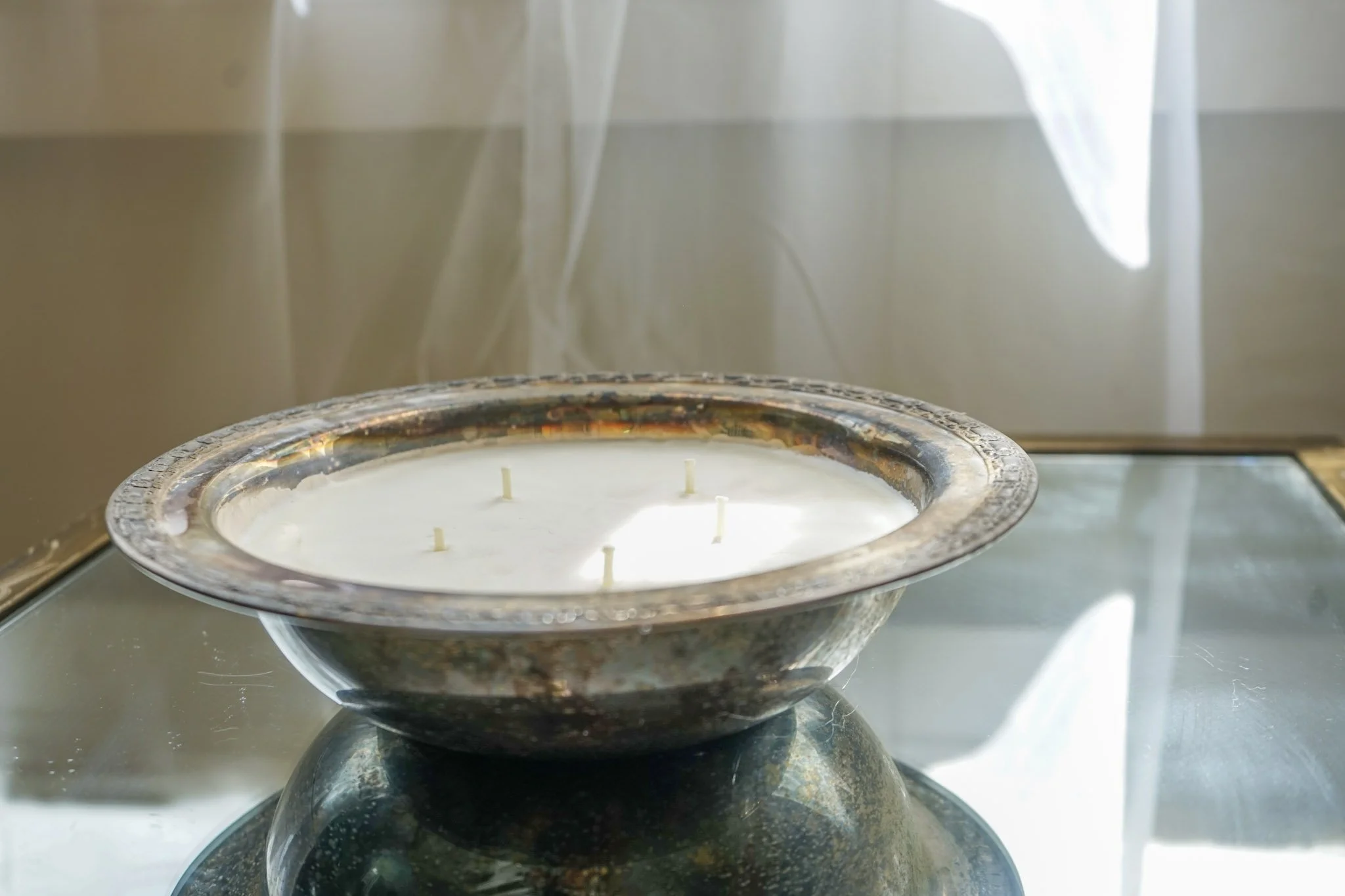 Decorative Rim Silver Bowl 48.5 oz Candle