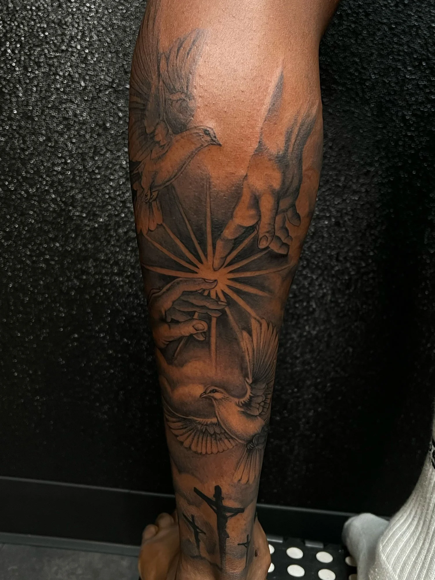 elizagreed-san-diego-black-grey-realism-doves-michaelangelo-the-creation-of-adam-tattoo.jpg