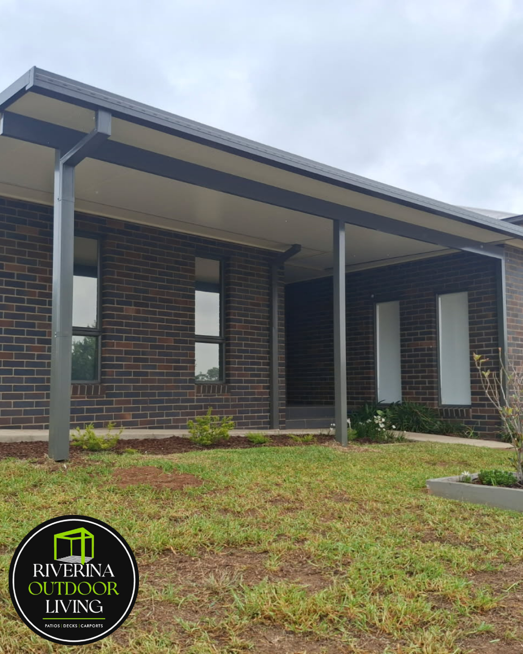 simple skillion flat Versiclad ceiling insulated roof sheet porch entrance patio Riverina outdoor living wagga wagga narrandera