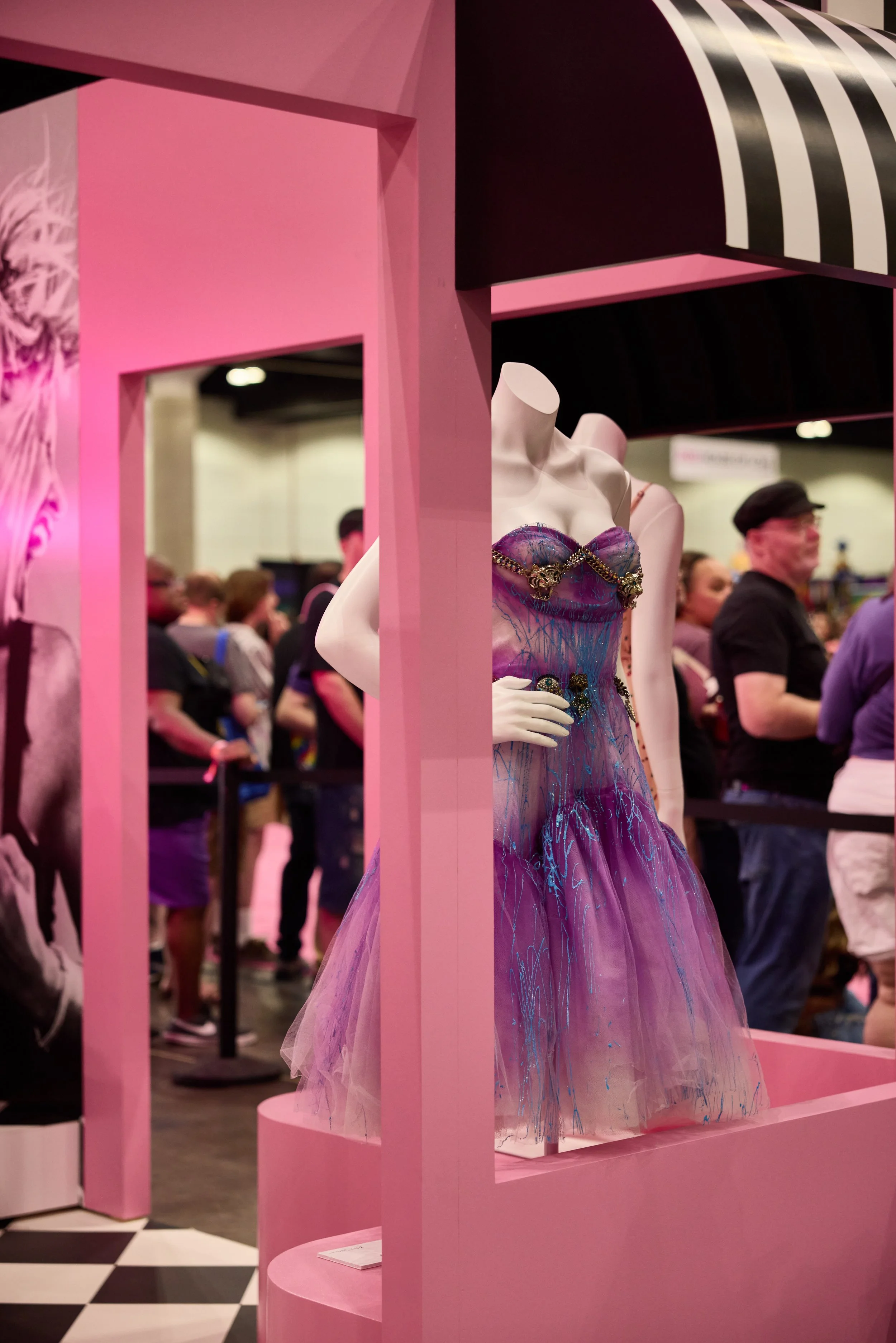 071924_DRAGCON_BETSEY_JOHNSON_BOOTH_02.jpg