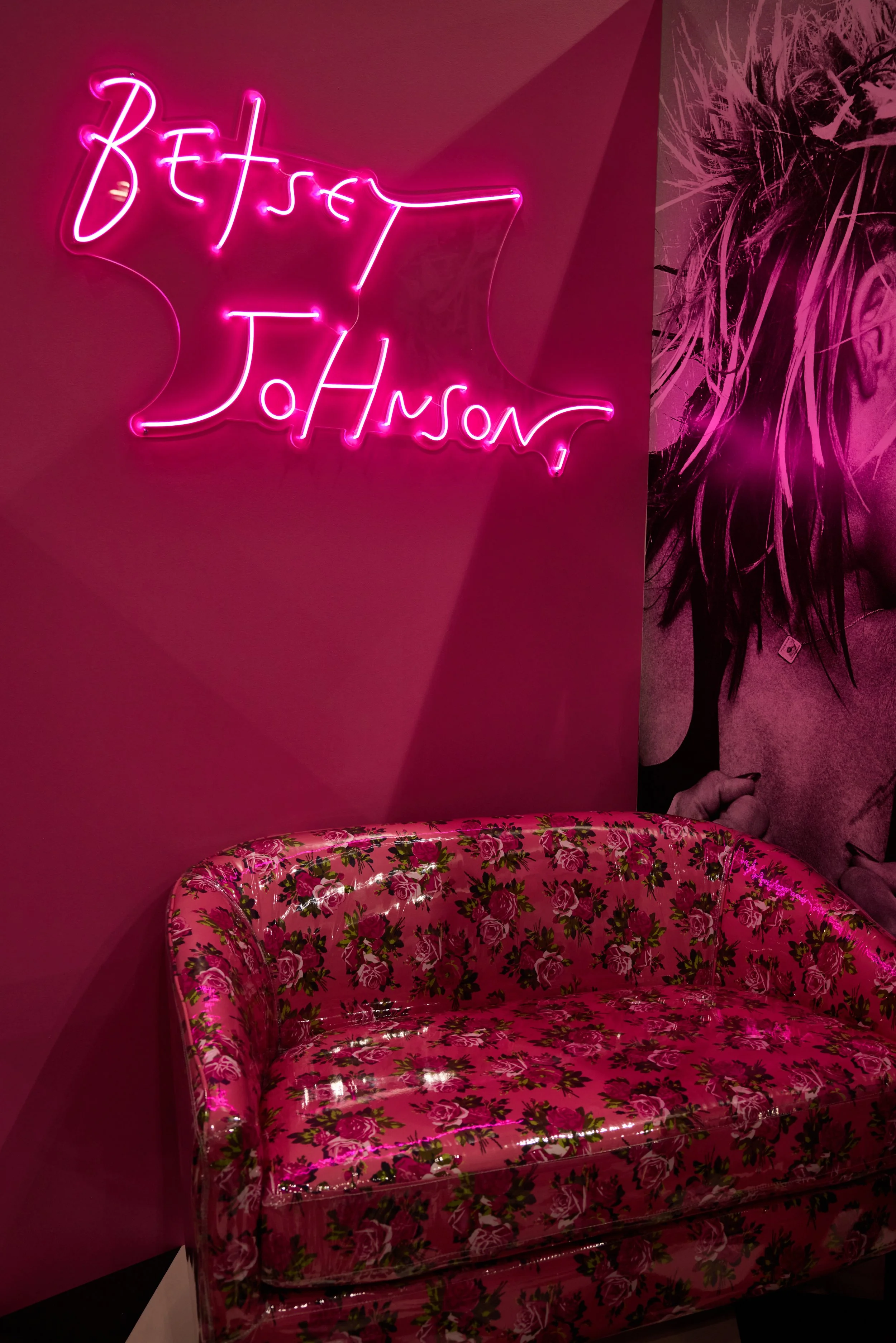 071924_DRAGCON_BETSEY_JOHNSON_BOOTH_06.jpg