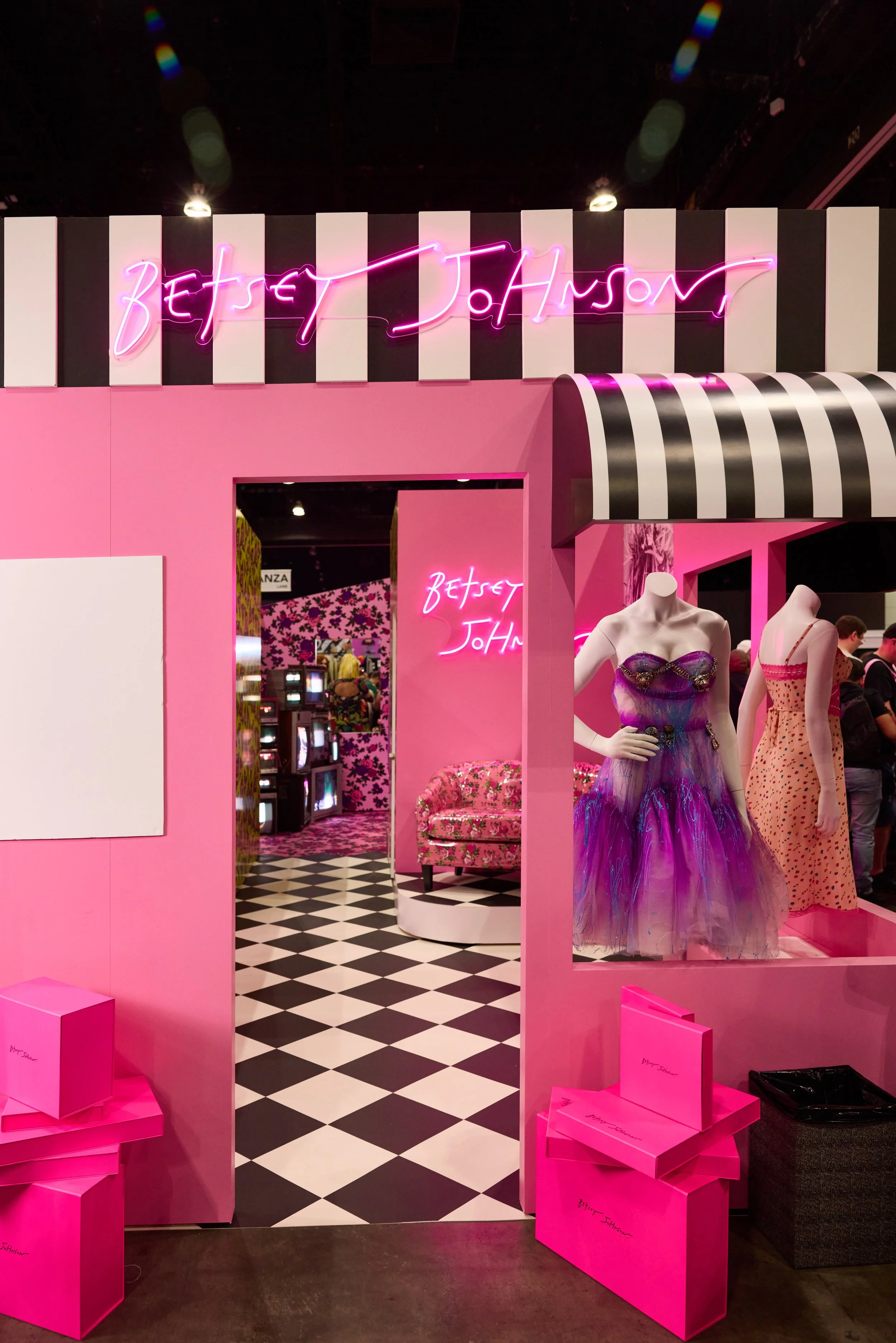 071924_DRAGCON_BETSEY_JOHNSON_BOOTH_13.jpg
