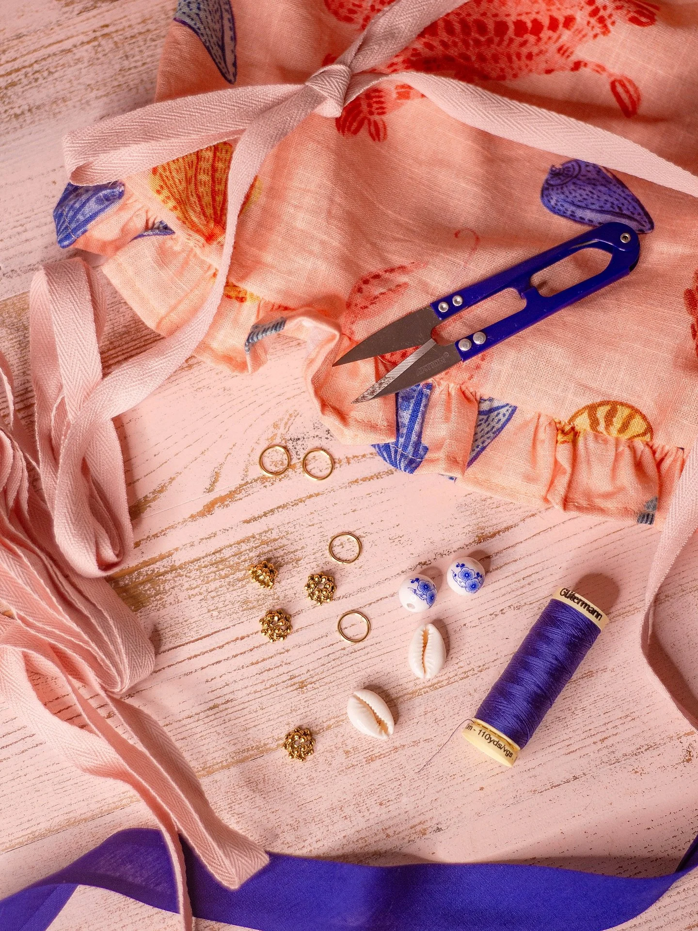 Bits and bobs from the final touches on these cutie Seashell shorts 🐚🦞💙🪡 fabric and trims from @spotlightstores @guetermann_creativ_au 
#fashiondesign #summersewing #sewingcommunity #sewingmystash