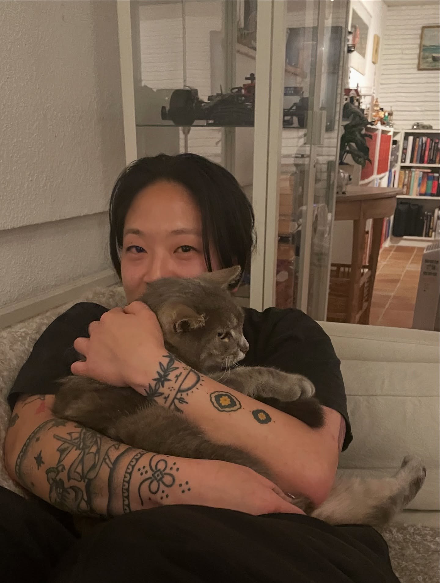 what i did last week: befriended cats, collected reference photos, guest spot @blackoteket, t&aring;rta 3x, garden tours with Mona 

swipe to see the tattoos I had the pleasure and honor of doing for (soon to be) mother &amp; aunties in law - I love 