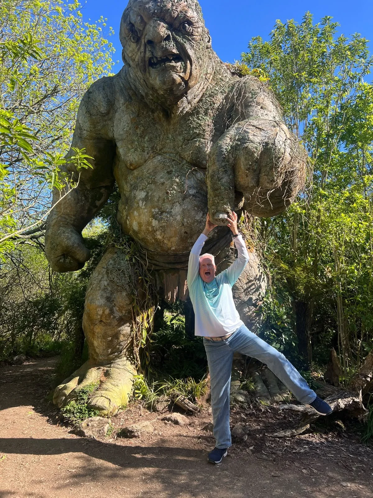 Hobbiton Fun with giants - Great North Tours