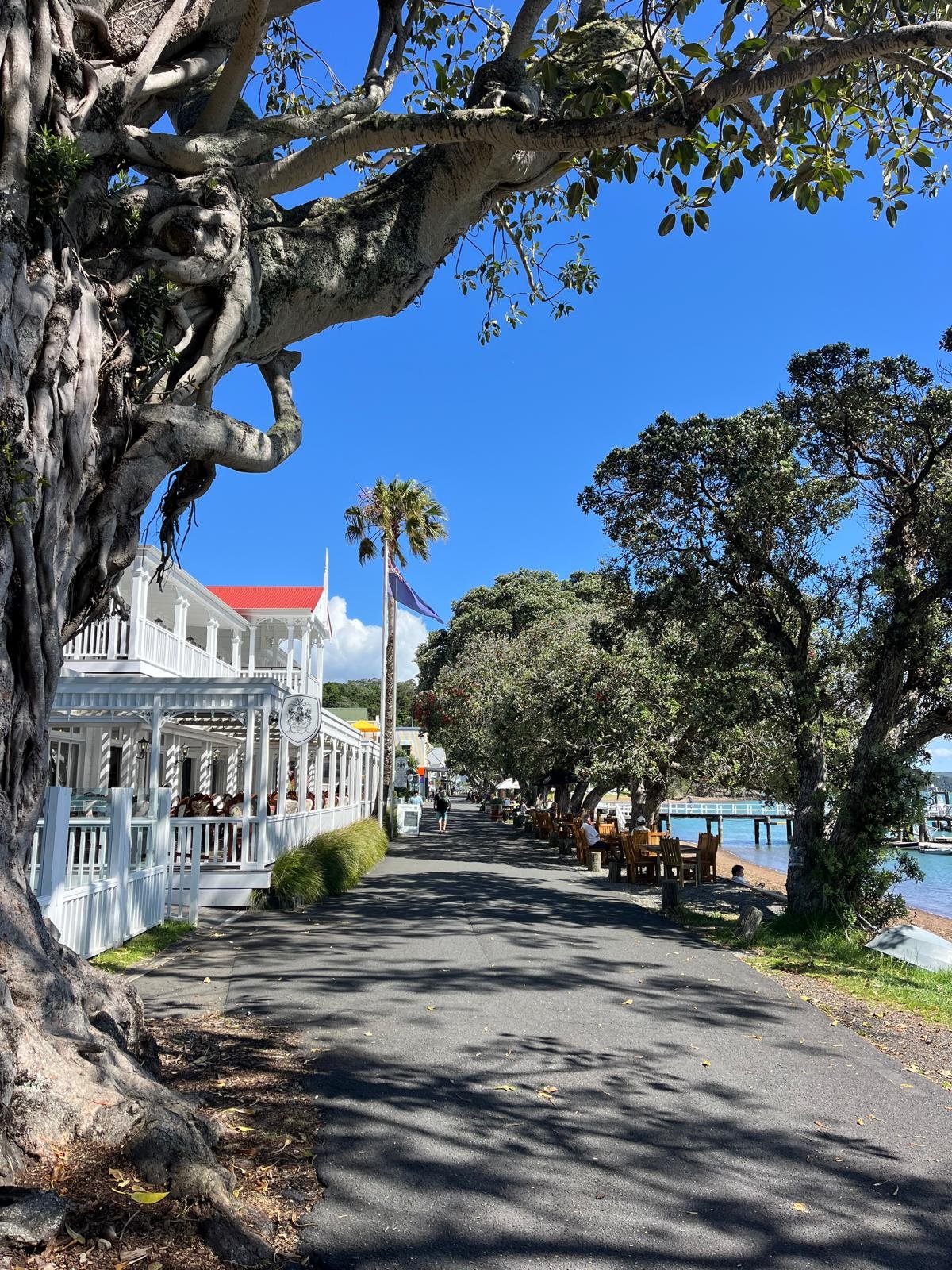 La ville baln&eacute;aire historique de Russell (Okiato) dans la Baie des &Icirc;les. Visites priv&eacute;es du patrimoine.