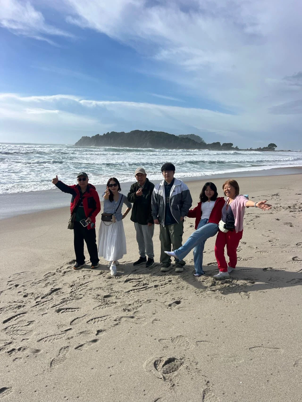 Mount Maunganui Beach Chinese Tour Group - Great North Tours