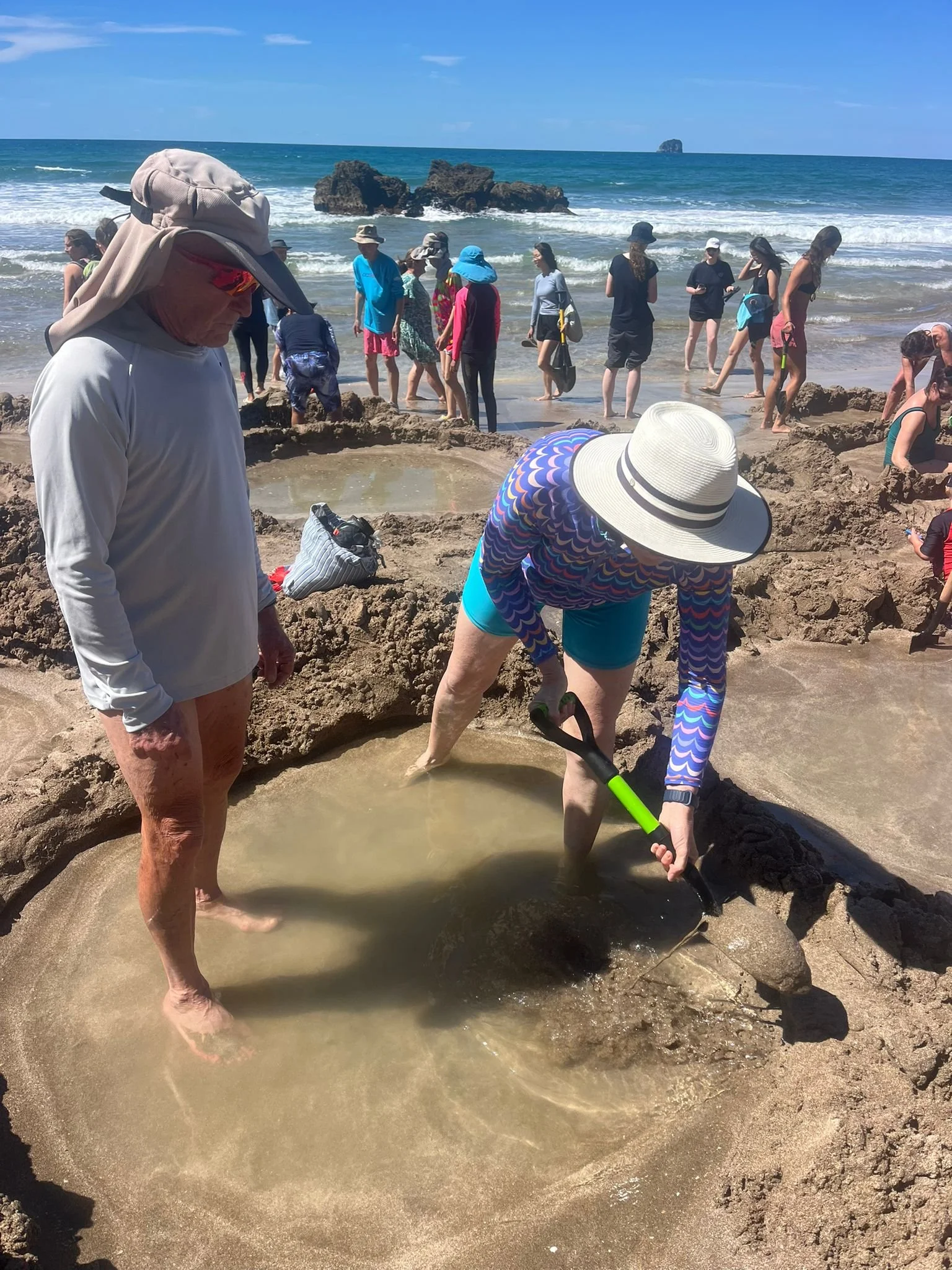 Hot Water Beach Natural Geothermal Hot Pools - Great North Tours