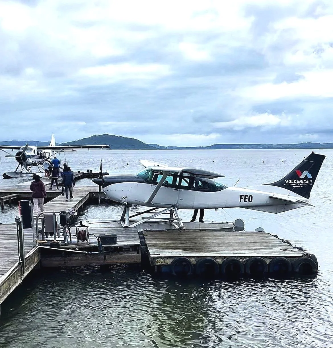 D&eacute;collage en hydravion depuis le lac Taupō ou Rotorua. Visites a&eacute;riennes haut de gamme avec Great North Tours.