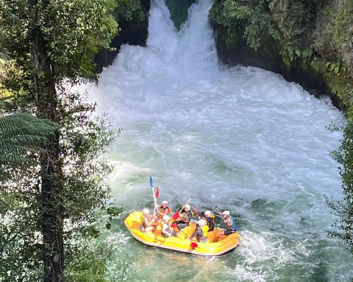 rafting en aguas bravas con great north tours en Rotorua