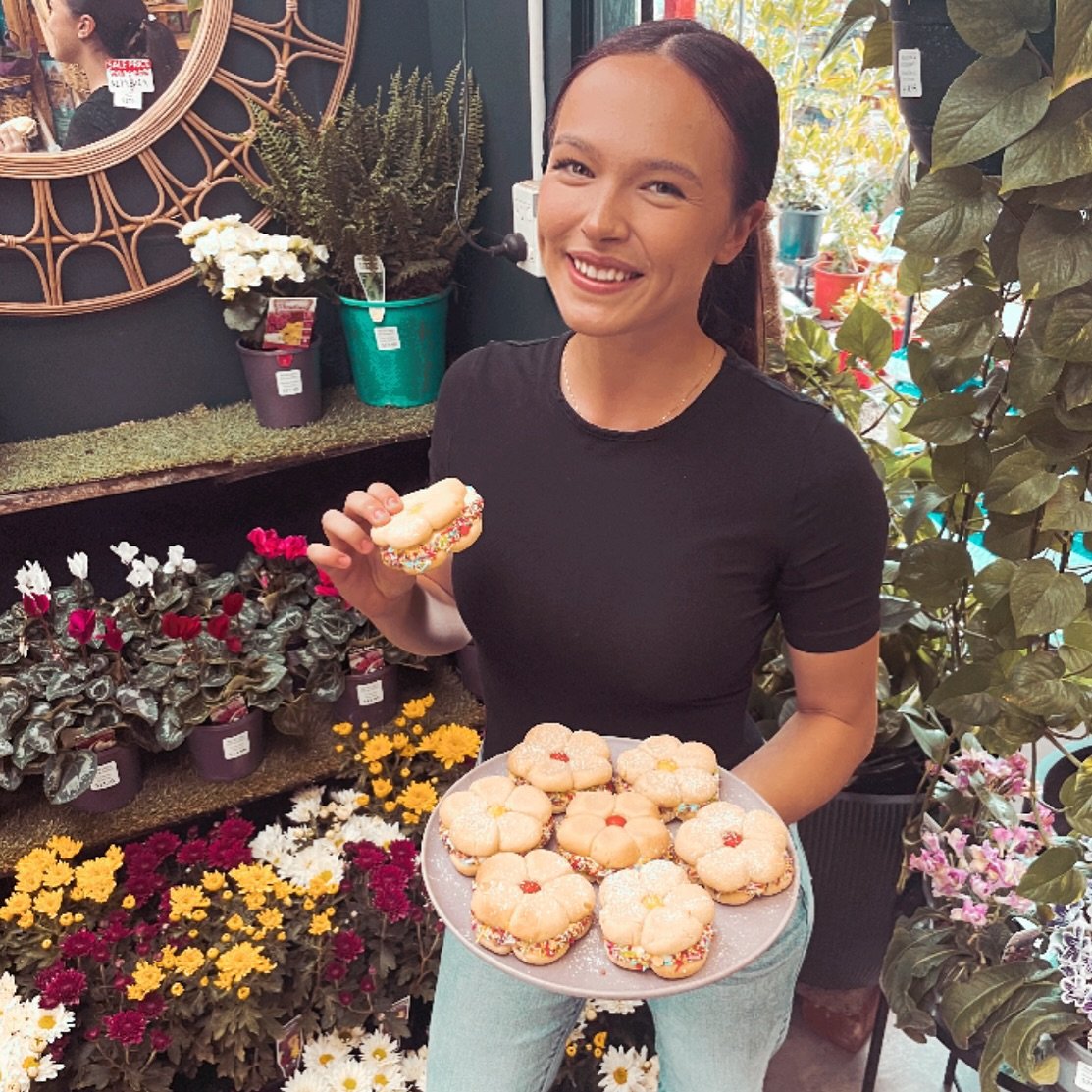 We love daisy so much we made daisy biscuits. Here&rsquo;s daisy eating her daisy biscuit 🌼 Open til 3pm today🌼  #floraontenth
