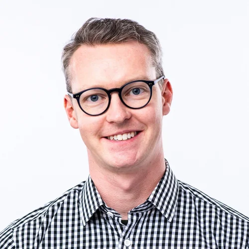 Dr Leon Smyth