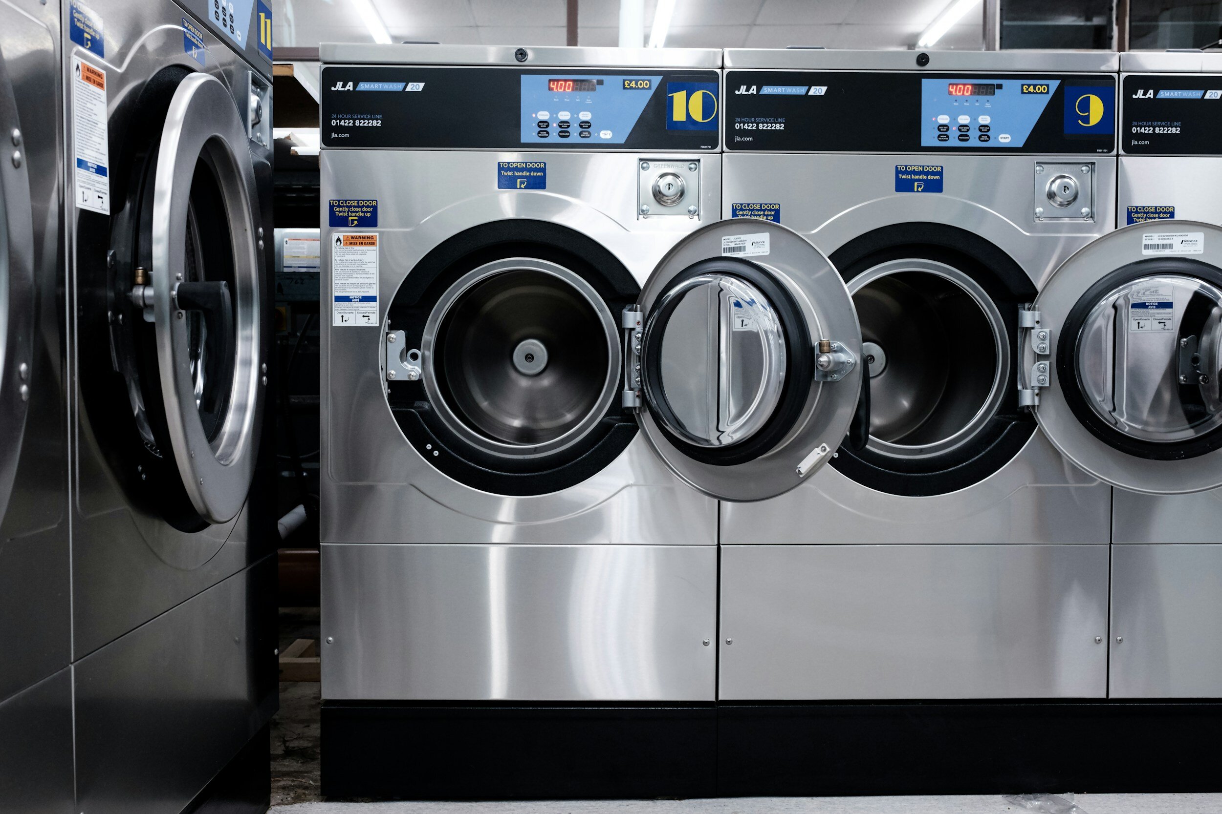 The Resilience of Clostridium difficile Spores Against Hospital Laundry Processes