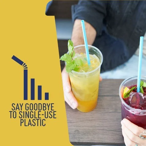 💭 Rethinking Single-Use Plastics
Did you know that of the whopping 380 million tons of plastic produced each year, half is designed for single-use?
While some get recycled, most sadly find their way to landfills.
But here's the bright side! Busin