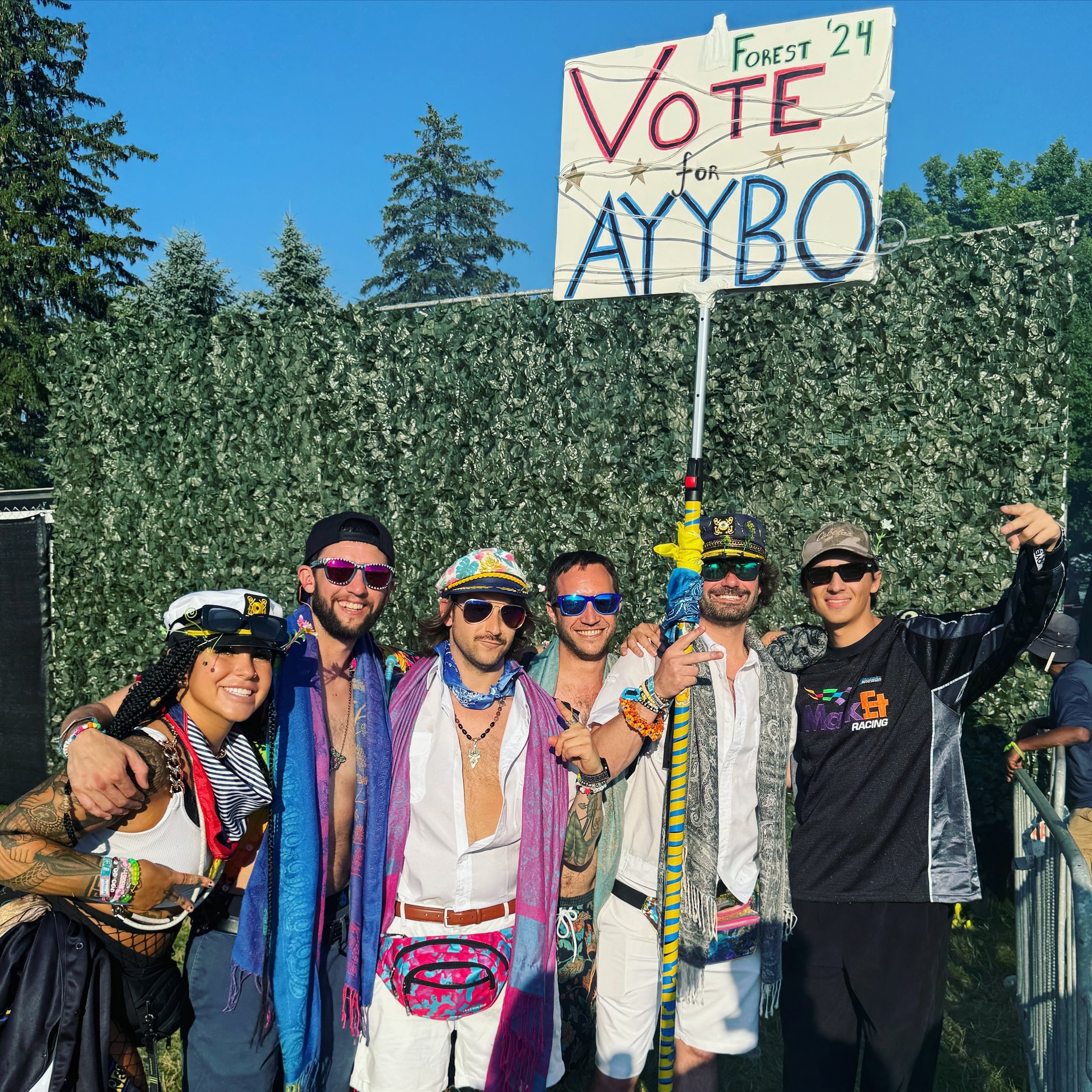 A little piece of @electric_forest magic ✨ 

Made an @ayybomusic totem and he came down to say hi after his Sunday set at Tripolee! His set was straight gas 🔥 The vibes were immaculate and very grateful he is such a genuine human🙏🏼

Michigan is a 