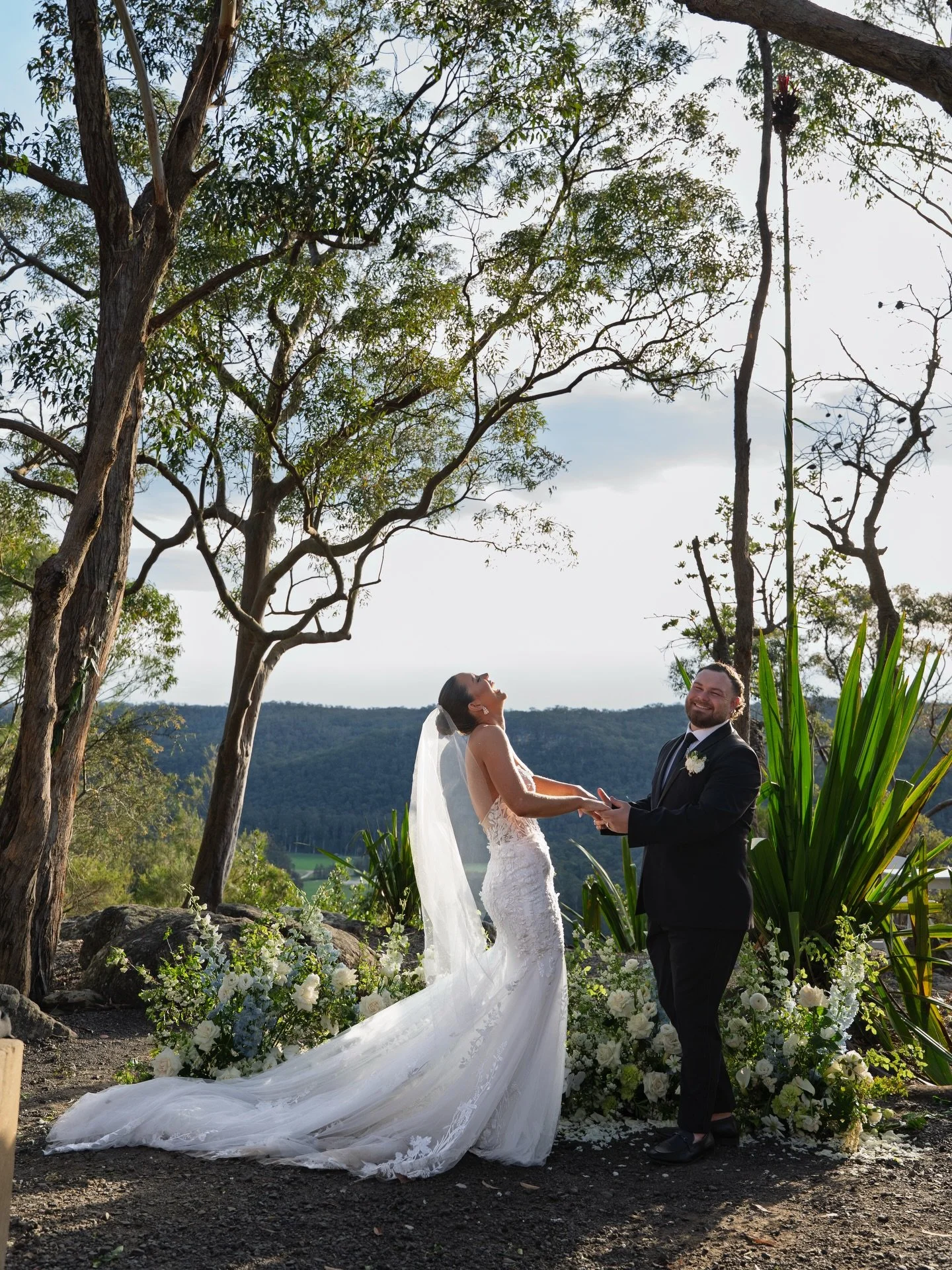 Nothing but love and laughter pouring through these images of Kaylee and Brad 🥹🤍

@glenworthvalleyweddings
@volcano_studios
@adam.lockwood.celebrant
@mitch_bayliss_music
