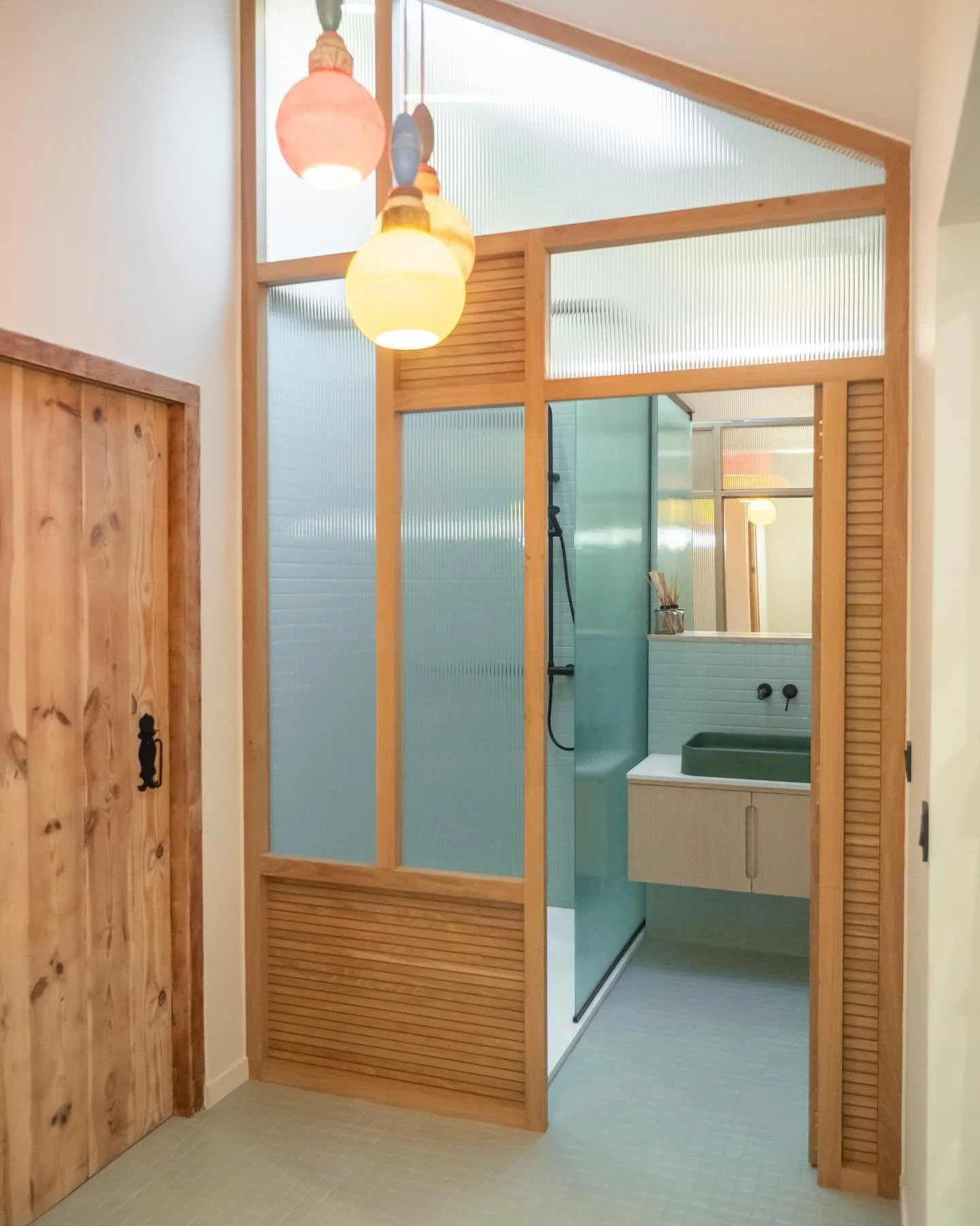 HONDARRIBIA .

R&eacute;novation / agencement sur mesure 

#surmesure #instadesign #decor #home #design #renovation #travaux #decorationinterieur #color #lighting #biarritz #architecte #inspiration #entreprisegenerale #generalcontractor #homerenovati