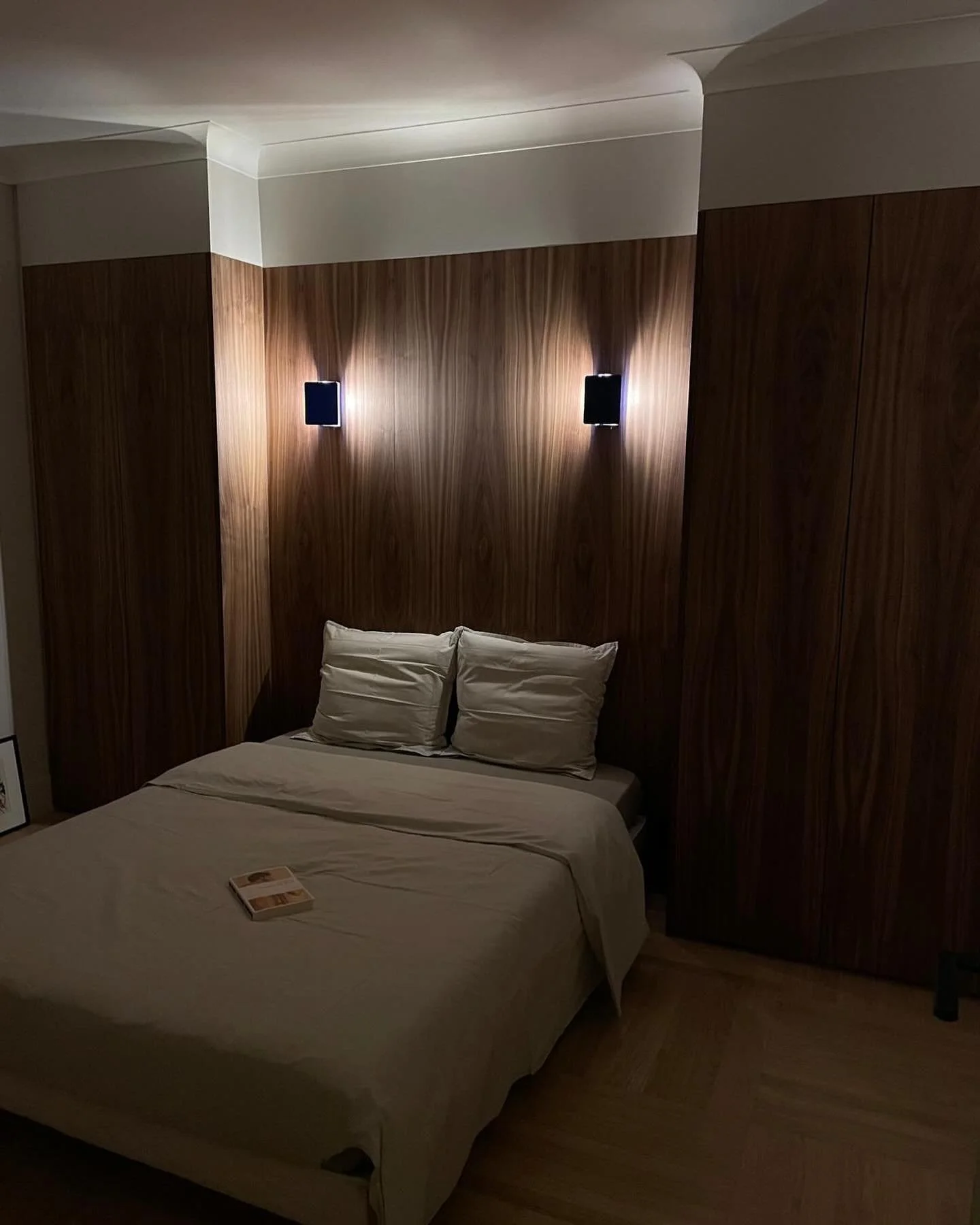 CRILLON . 

R&eacute;novation / agencement sur mesure 

#surmesure #instadesign #decor #home #design #renovation #travaux #decorationinterieur #color #lighting #biarritz #architecte #inspiration #entreprisegenerale #generalcontractor #homerenovation