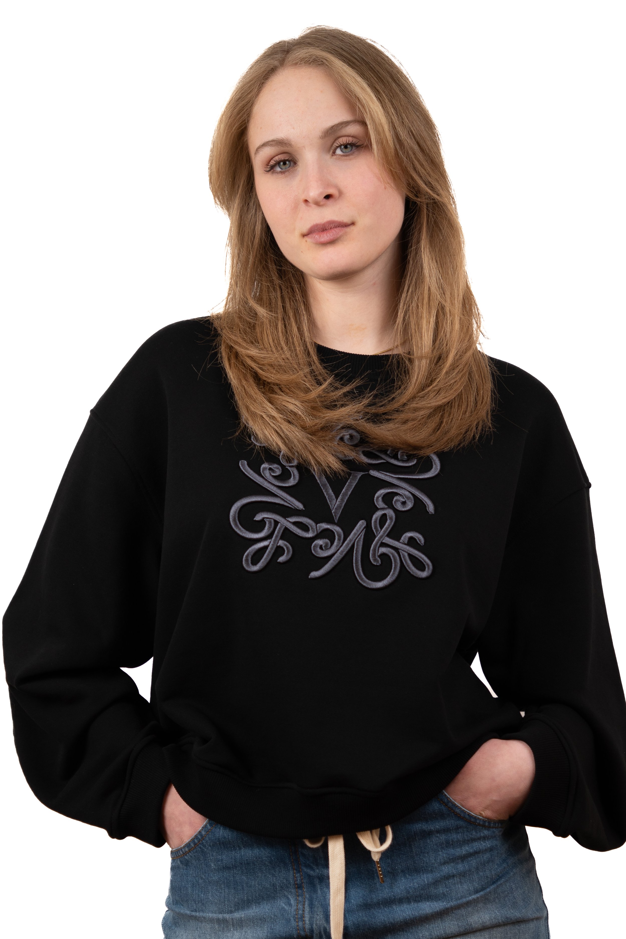 BLACK SWEATSHIRT