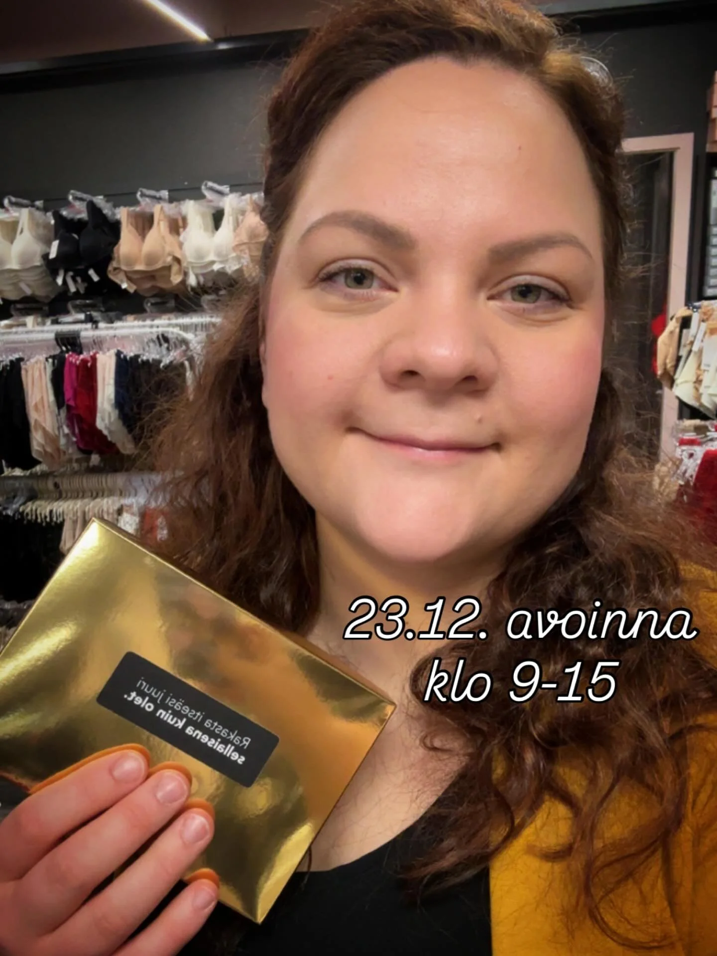 VIEL&Auml; EHTII!😏🎁 T&auml;n&auml;&auml;n tiistaina aatonaattona olemme avoinna klo 9-15! Muistathan, ett&auml; saat lahjakortin viel&auml; vaikka aattona s&auml;hk&ouml;postiin osoitteesta www.alusvaatteetihollasi.fi 🎁

Jos ehdit viel&auml; t&aum