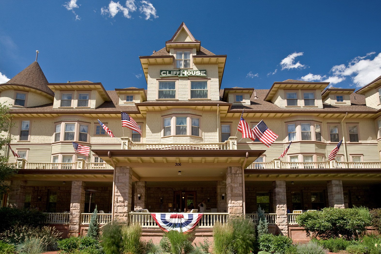 Colorado Springs Elopement venue.