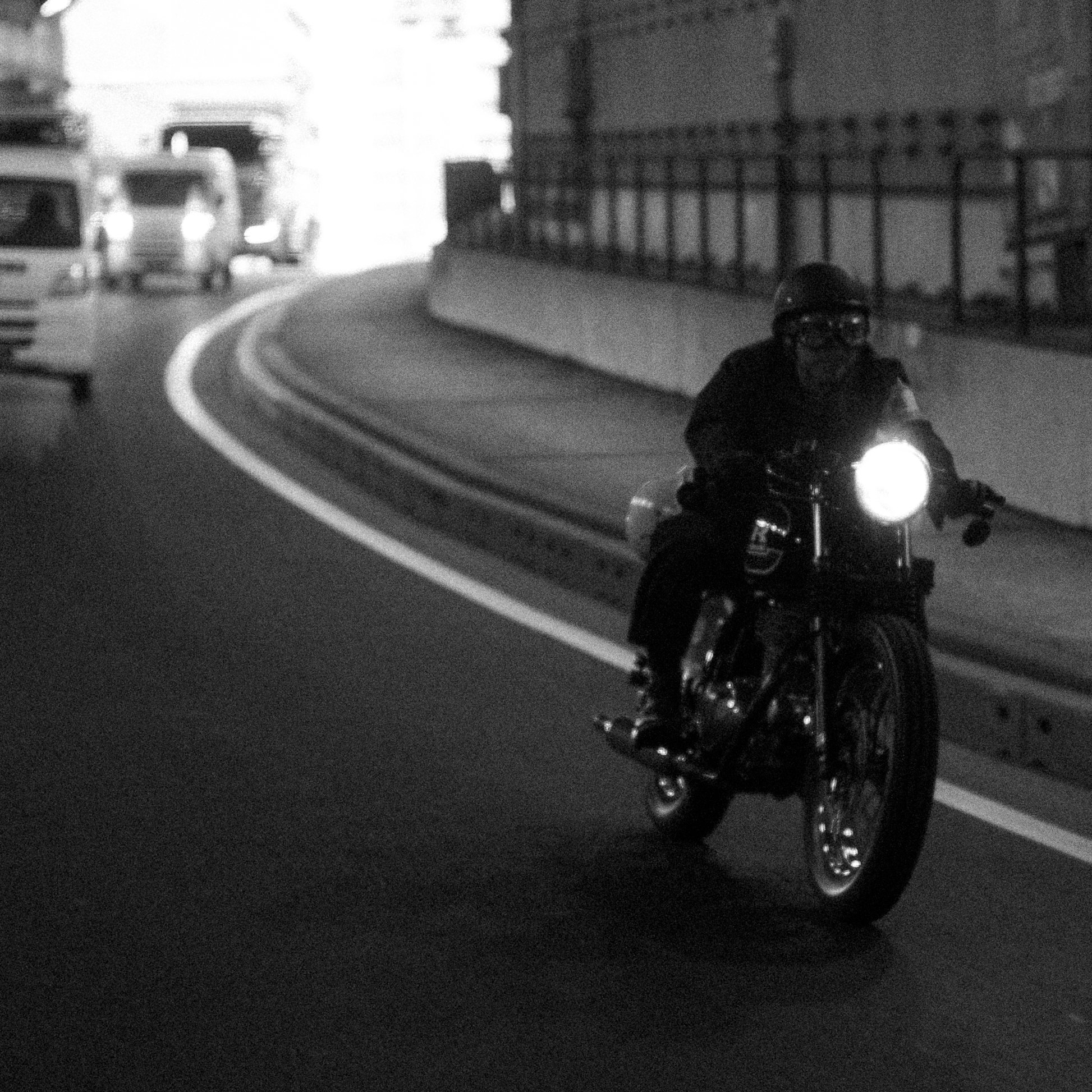 Tokyo_1x1_EXP_BW-11.jpg