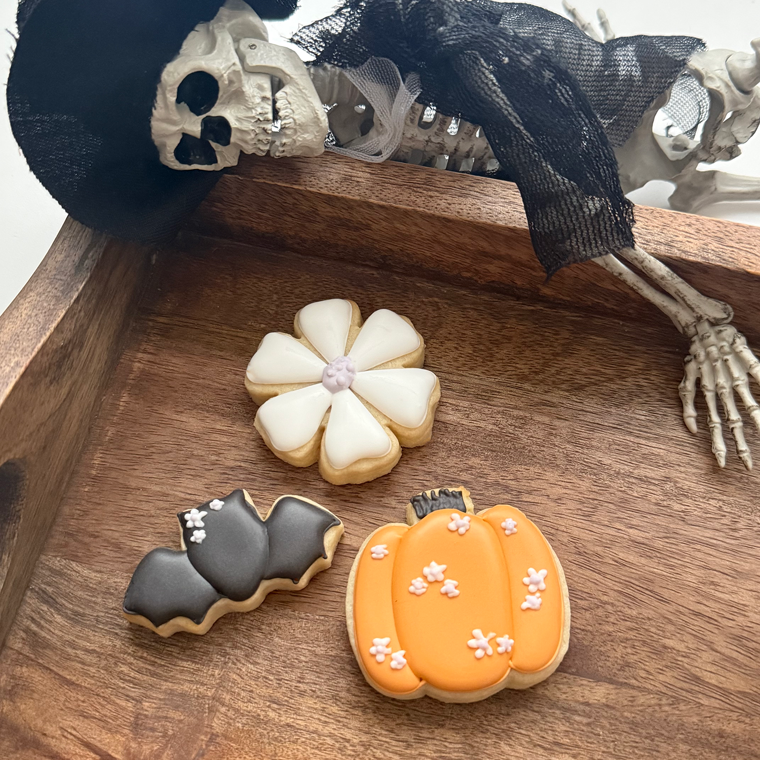 2026_HALLOWEEN_Floral.png